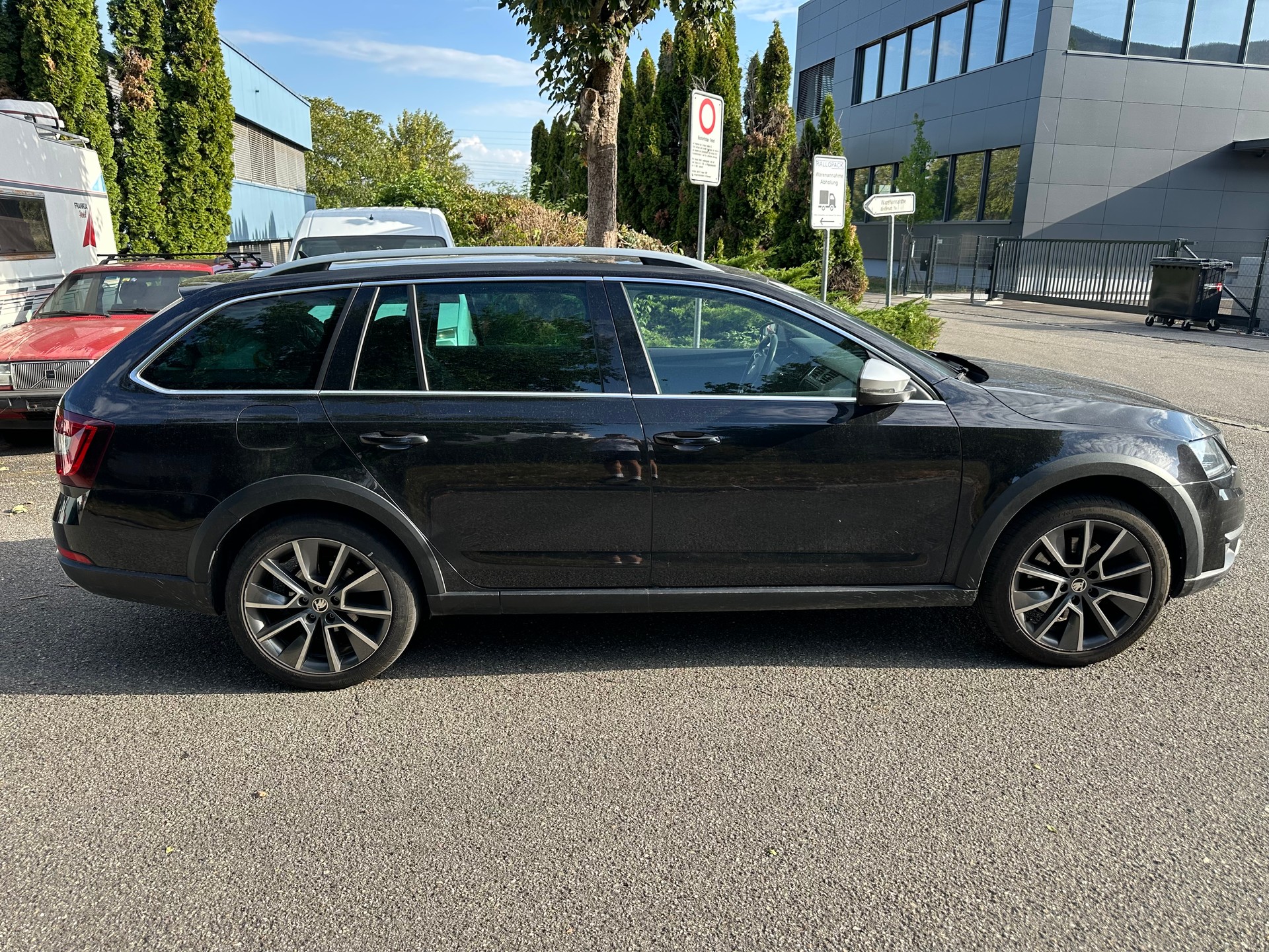 SKODA Octavia Combi 2.0 TDI Scout 4x4 DSG-image-2