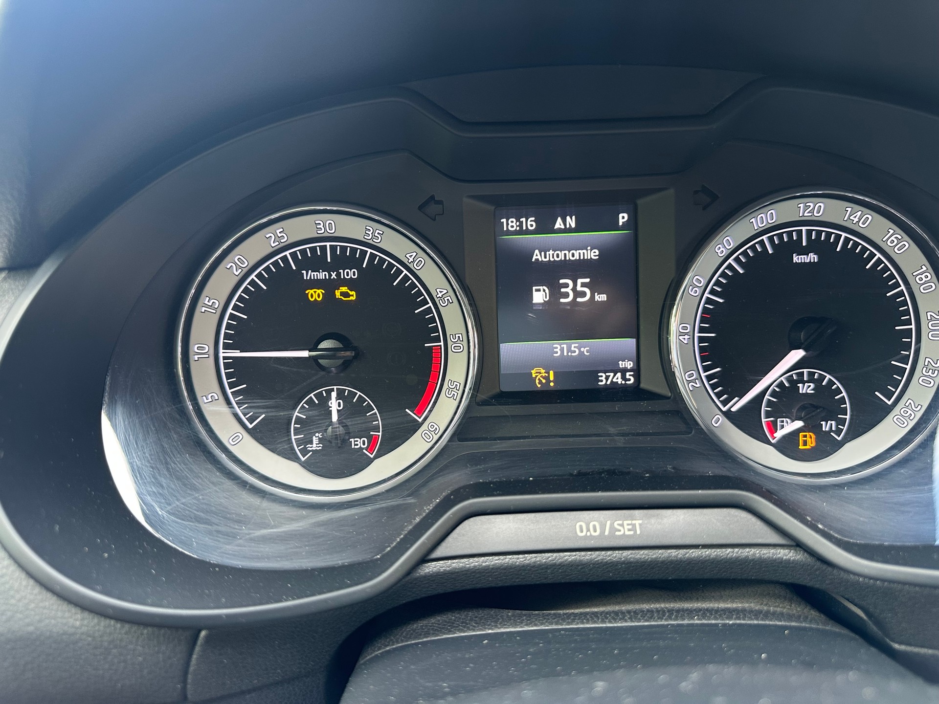 SKODA Octavia Combi 2.0 TDI Scout 4x4 DSG-image-9