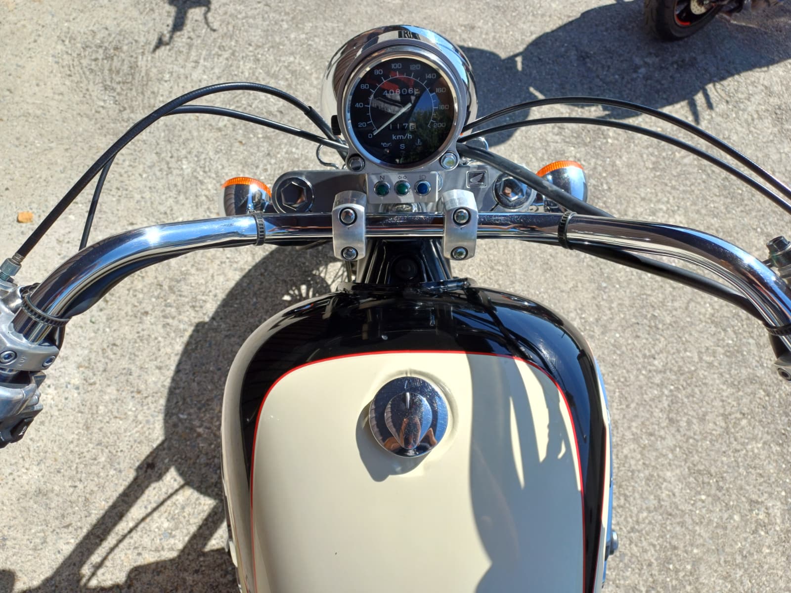 HONDA VT 1100 C2 S-W Shadow-image-2