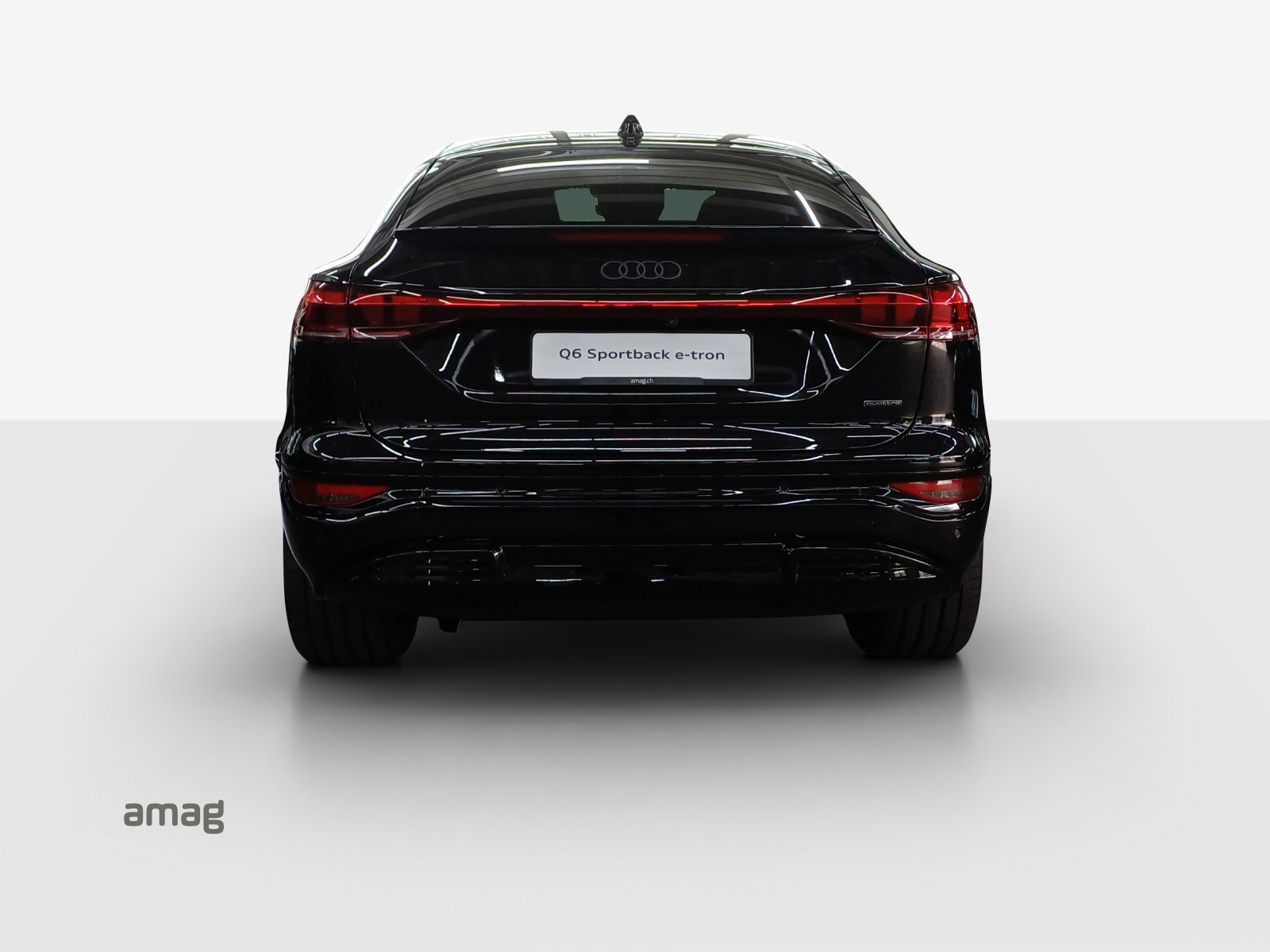 AUDI Q6 Sportback e-tron quattro-showroom-element-3