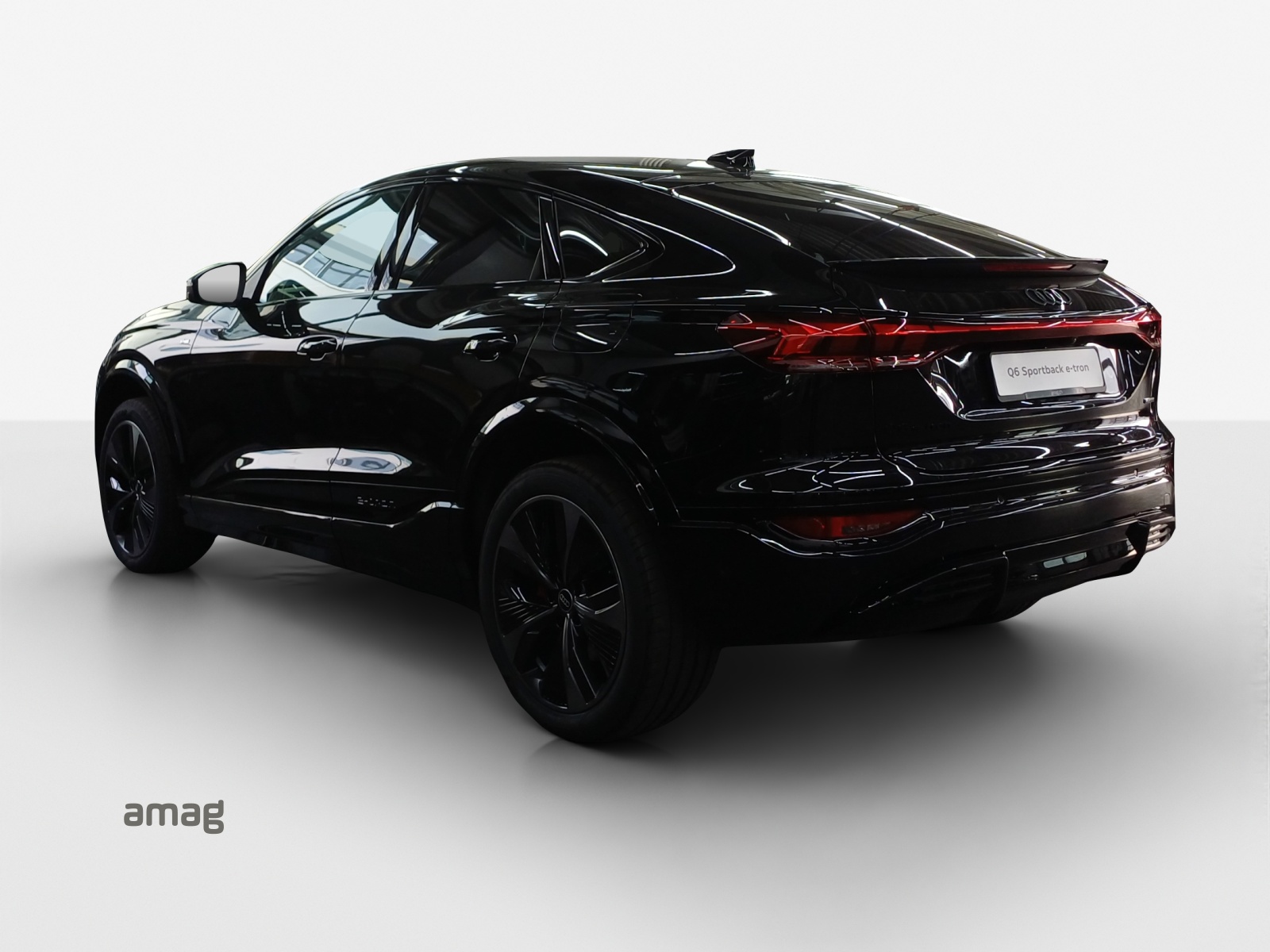 AUDI Q6 Sportback e-tron quattro-showroom-element-2