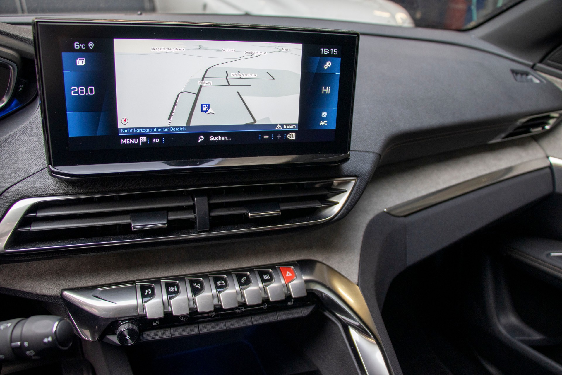 PEUGEOT 3008 1.2 PureTech GT EAT8-image-8