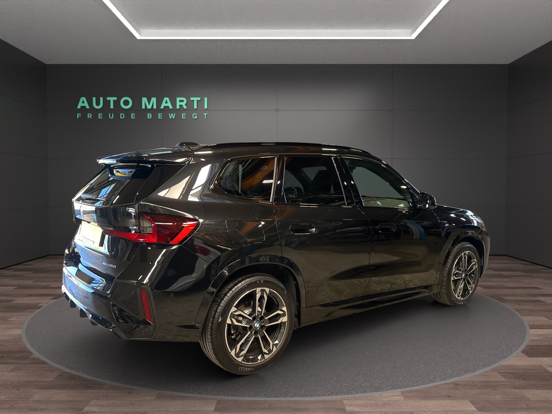 BMW X1 23i xDrive paddles-showroom-element-3