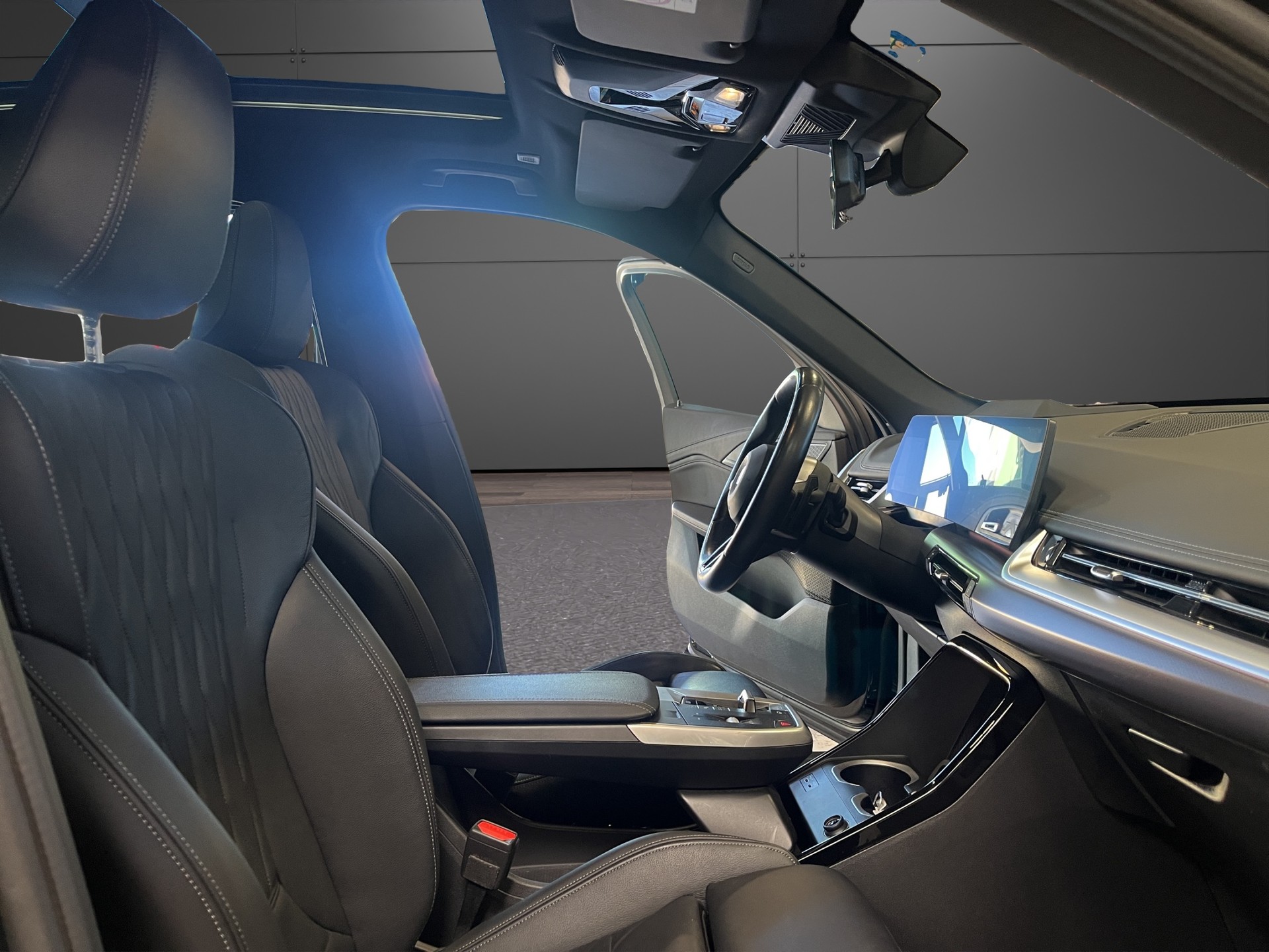BMW X1 23i xDrive paddles-image-16