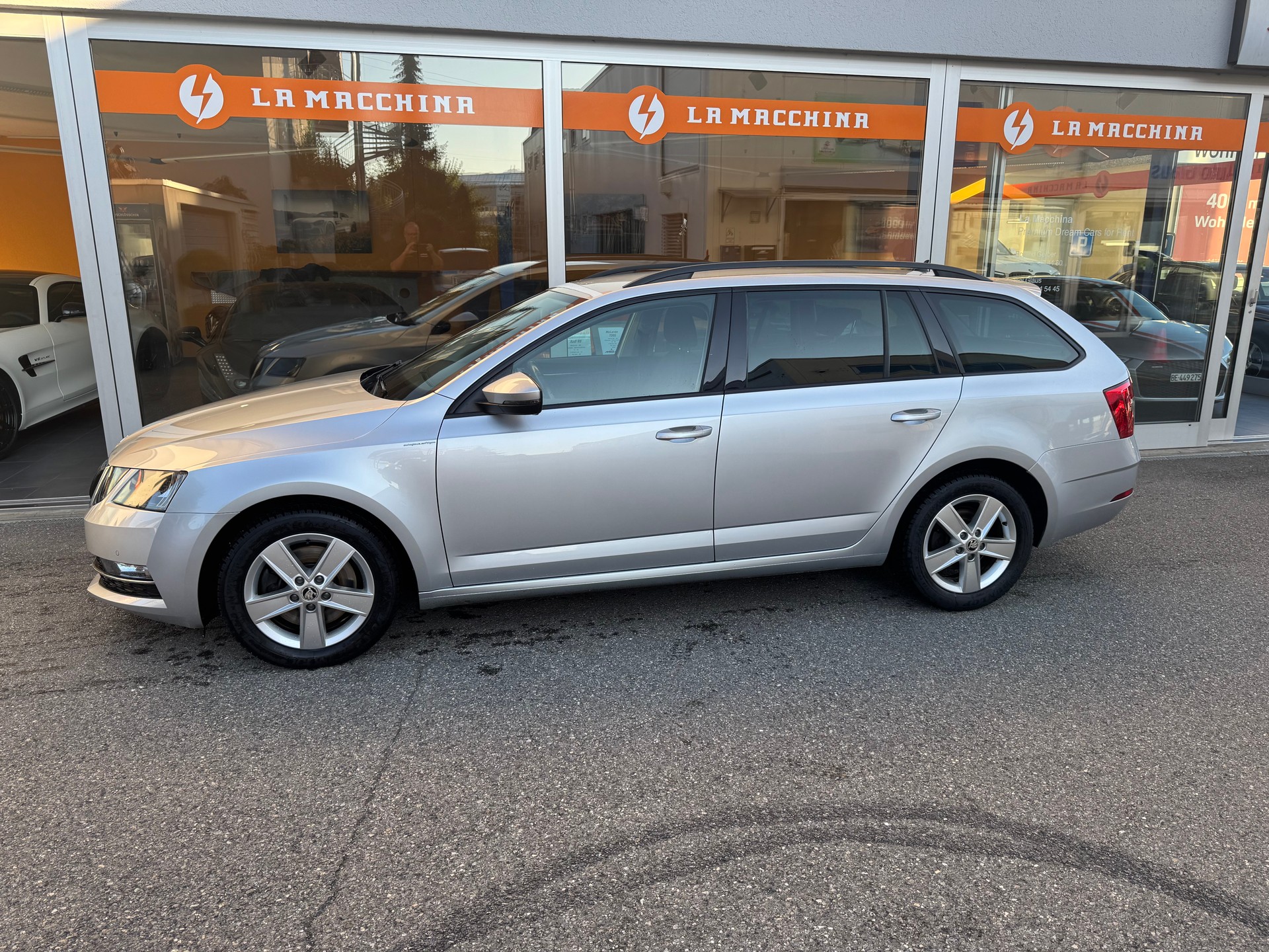 SKODA Octavia Combi 2.0 TDI Style 4x4-showroom-element-1