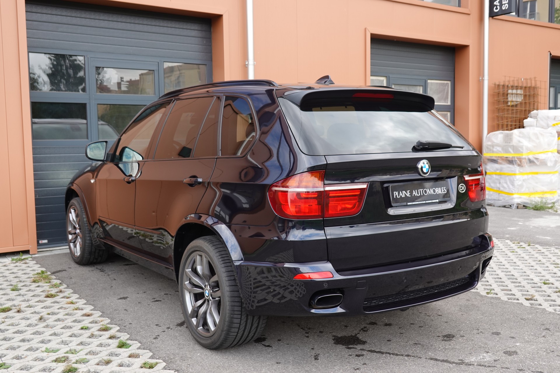 BMW X5 xDrive M50d "* CH Auto * Pack M * Caméra de Recul * Volant M * Sièges Sport Elect. Mém * Navigation Profess *"-image-10