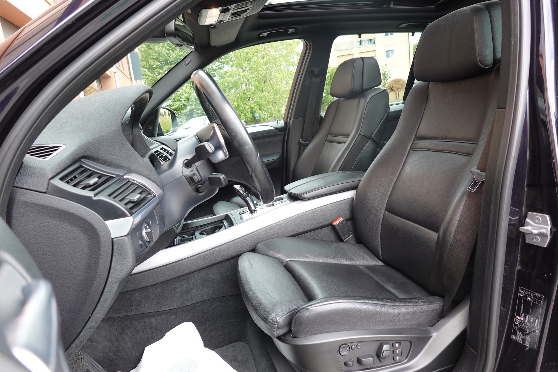 BMW X5 xDrive M50d "* CH Auto * Pack M * Caméra de Recul * Volant M * Sièges Sport Elect. Mém * Navigation Profess *"-image-22