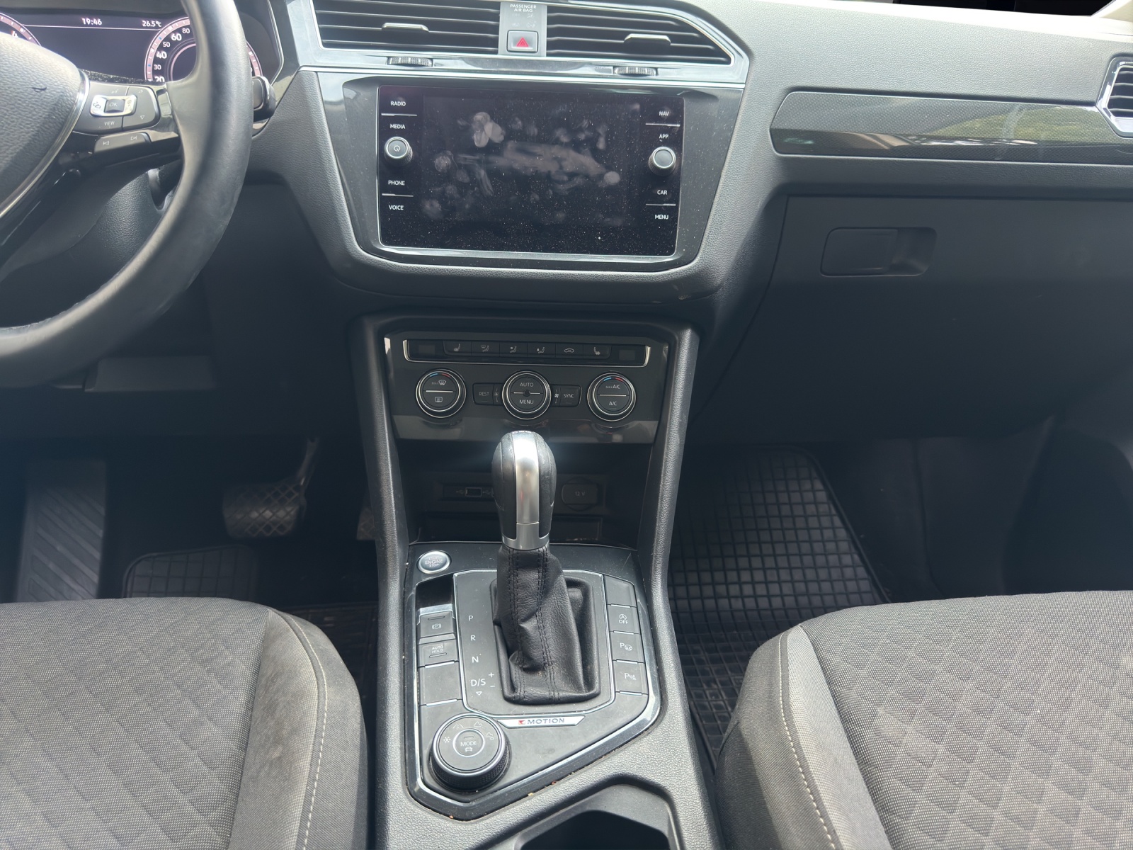 VW Tiguan 2.0 TDI SCR Offroad 4Motion DSG * Frisch ab Service & ab MFK-image-9
