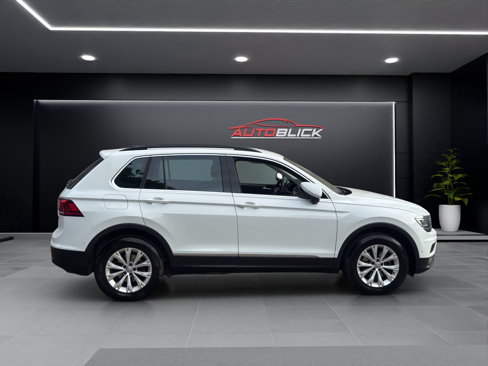 VW Tiguan 2.0 TDI SCR Offroad 4Motion DSG * Frisch ab Service & ab MFK-image-6