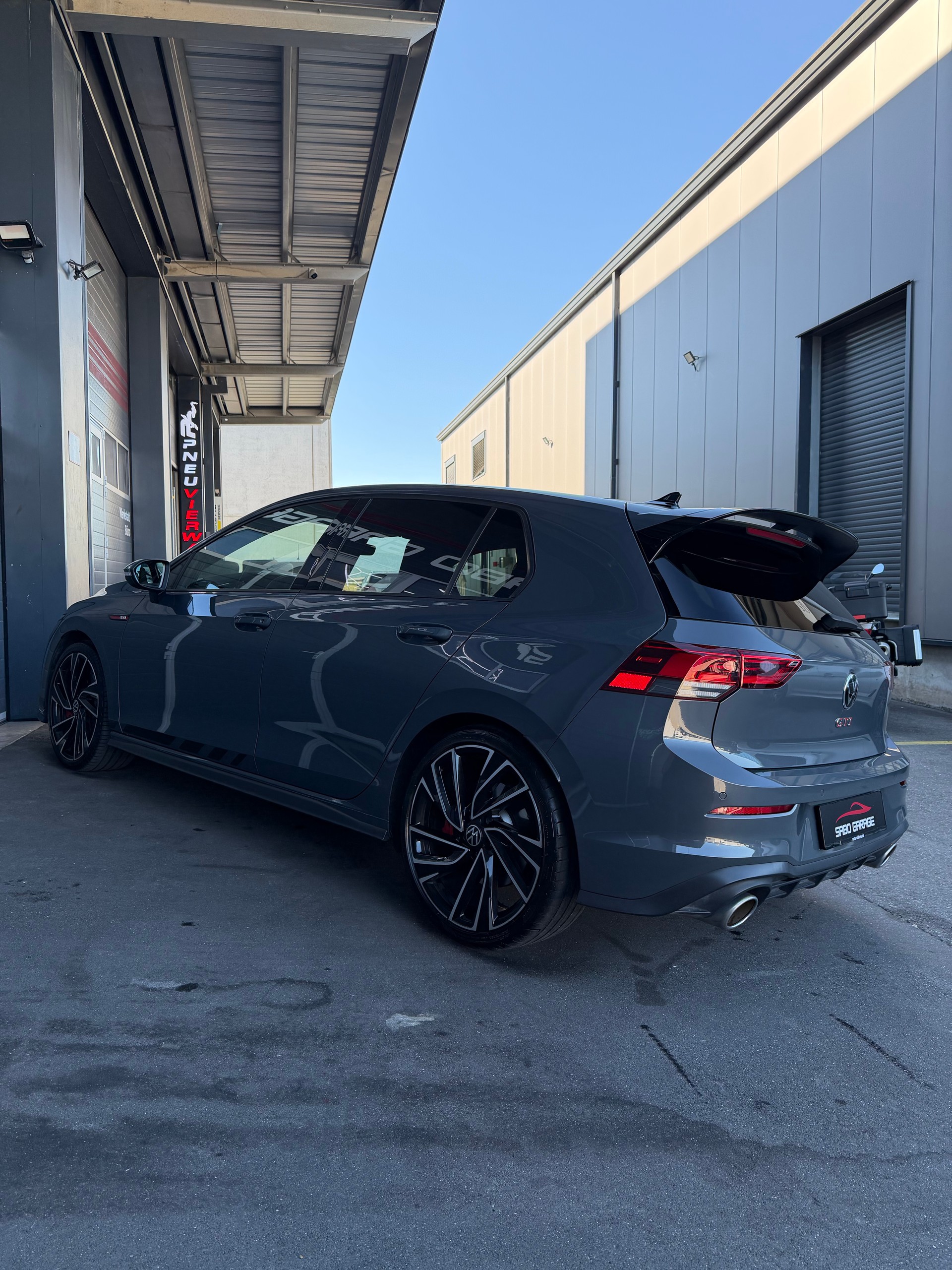 VW Golf 2.0 TSI GTI Clubsport DSG-showroom-element-3