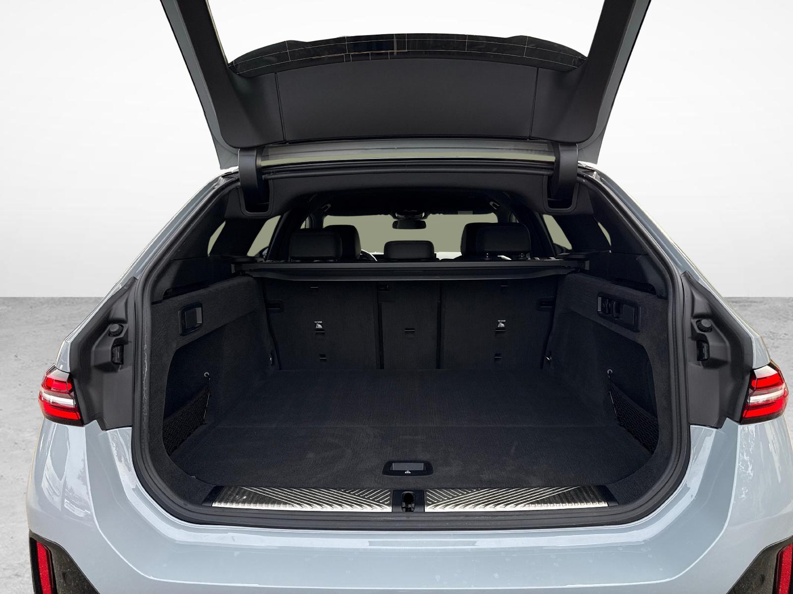 BMW 520d xDrive Touring-image-19