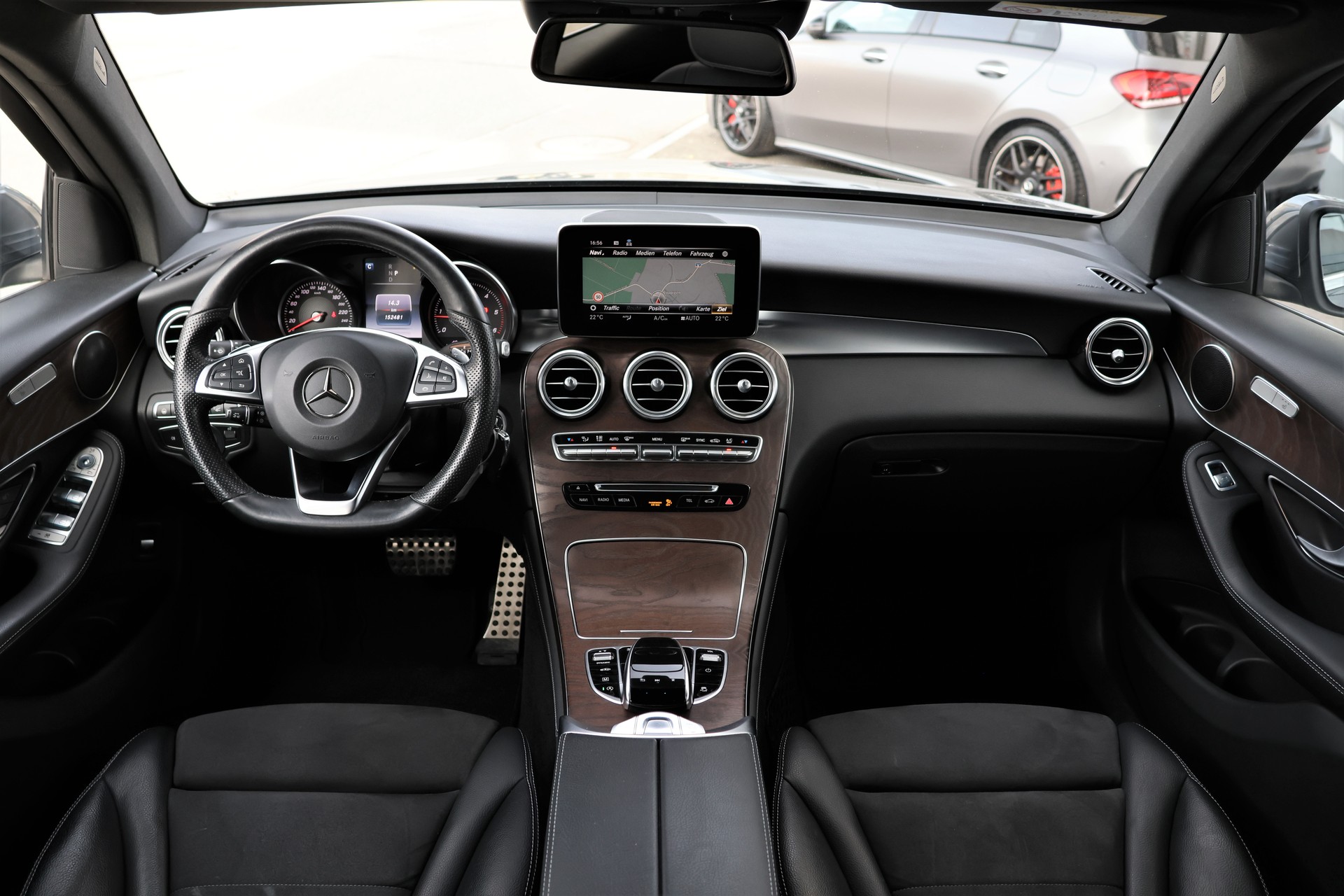 MERCEDES-BENZ GLC 250 d AMG Line 4Matic 9G-Tronic (CH)-image-16