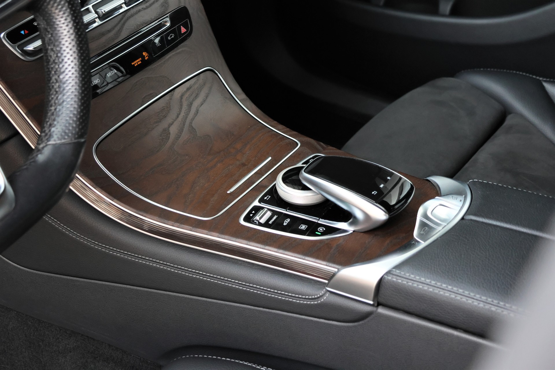 MERCEDES-BENZ GLC 250 d AMG Line 4Matic 9G-Tronic (CH)-image-11