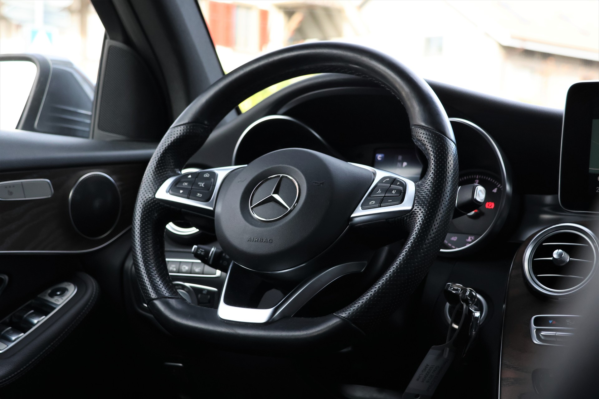 MERCEDES-BENZ GLC 250 d AMG Line 4Matic 9G-Tronic (CH)-image-15