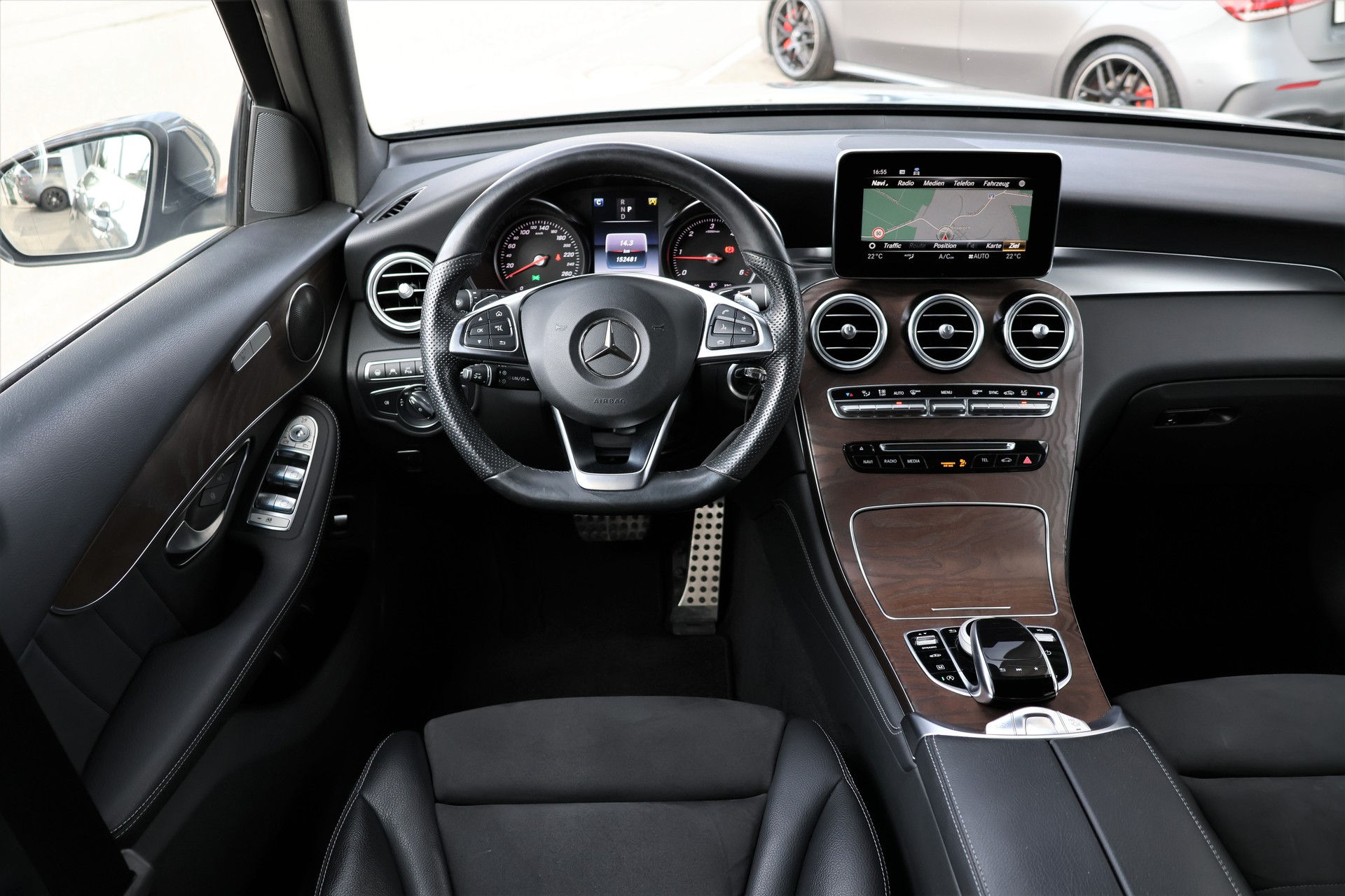 MERCEDES-BENZ GLC 250 d AMG Line 4Matic 9G-Tronic (CH)-image-14