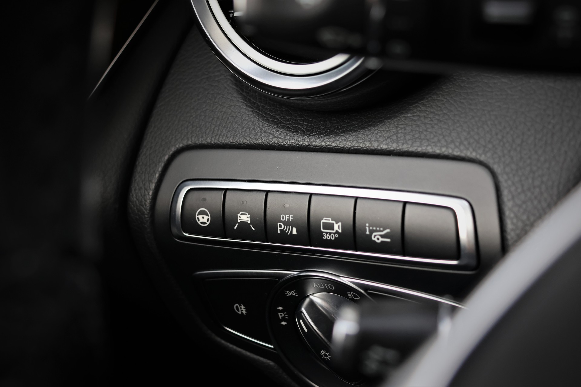 MERCEDES-BENZ GLC 250 d AMG Line 4Matic 9G-Tronic (CH)-image-27