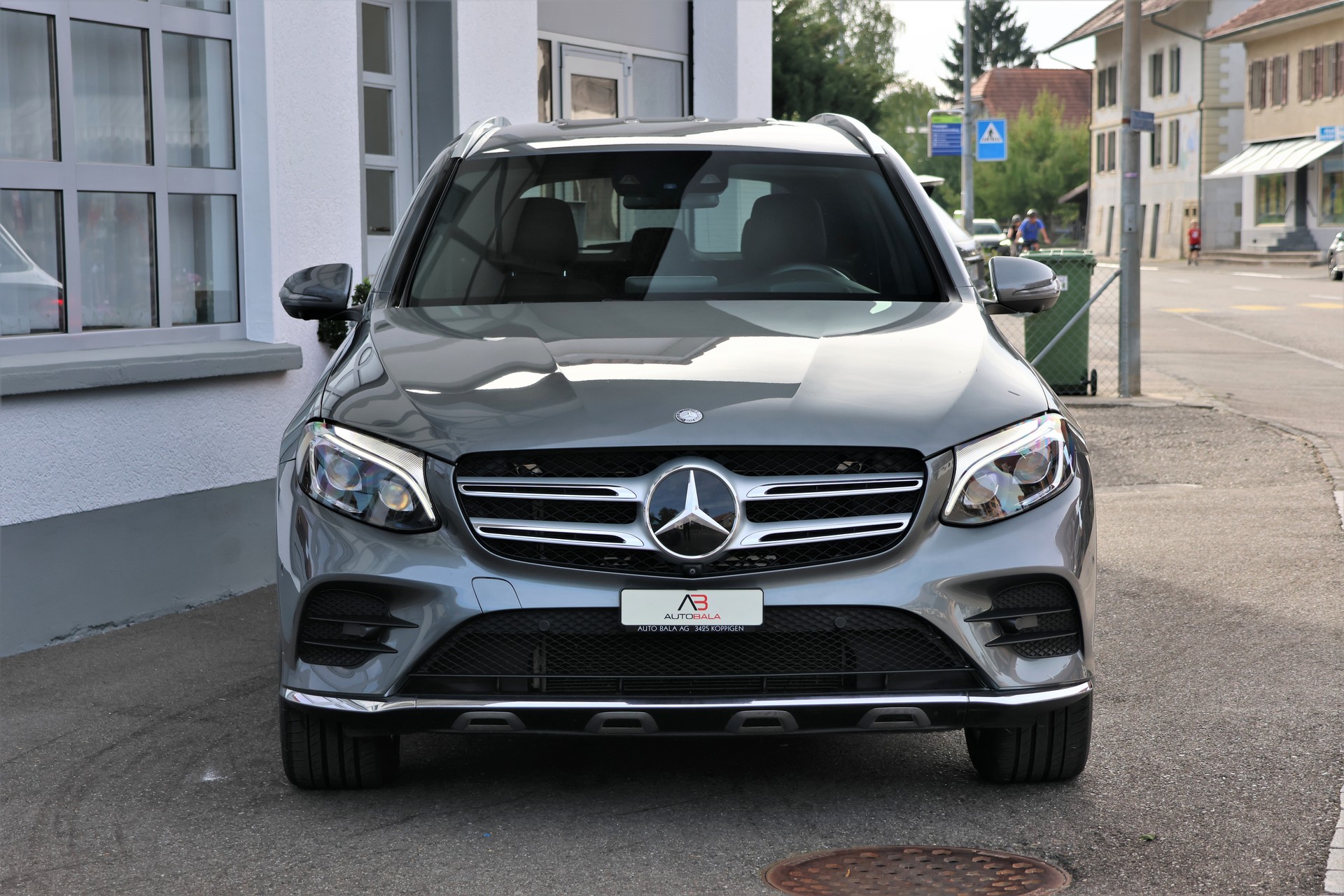 MERCEDES-BENZ GLC 250 d AMG Line 4Matic 9G-Tronic (CH)-showroom-element-1