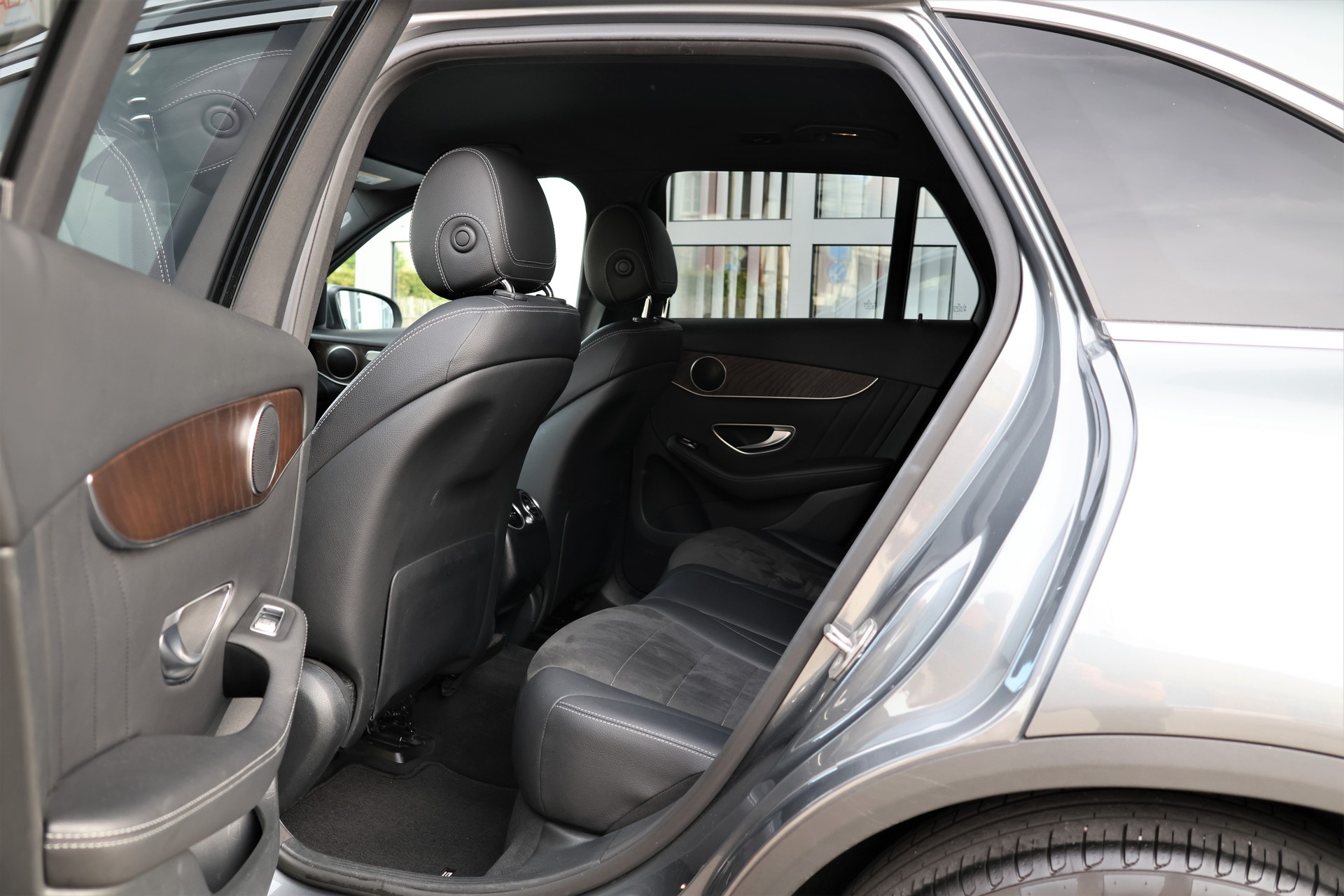 MERCEDES-BENZ GLC 250 d AMG Line 4Matic 9G-Tronic (CH)-image-13