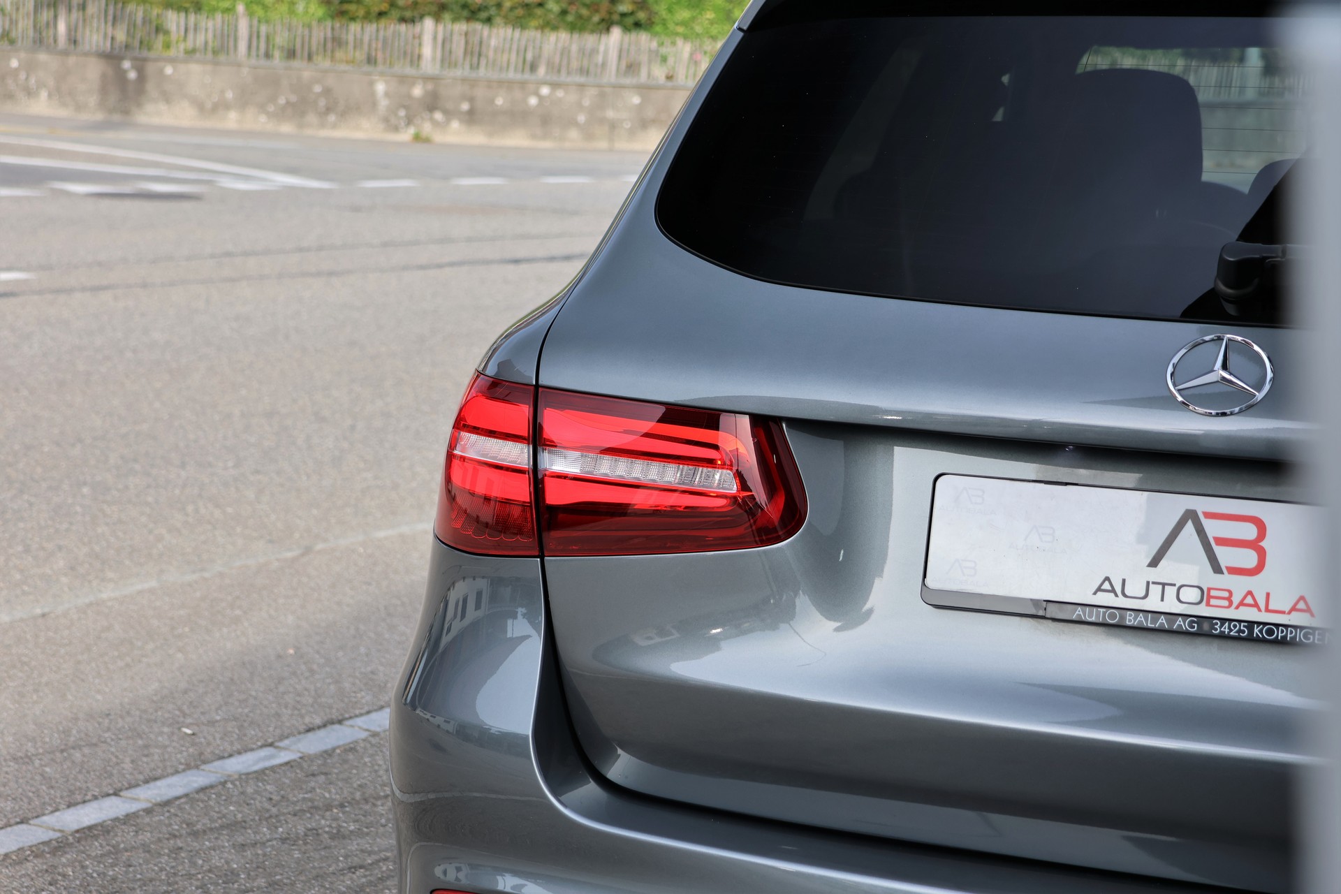 MERCEDES-BENZ GLC 250 d AMG Line 4Matic 9G-Tronic (CH)-image-5