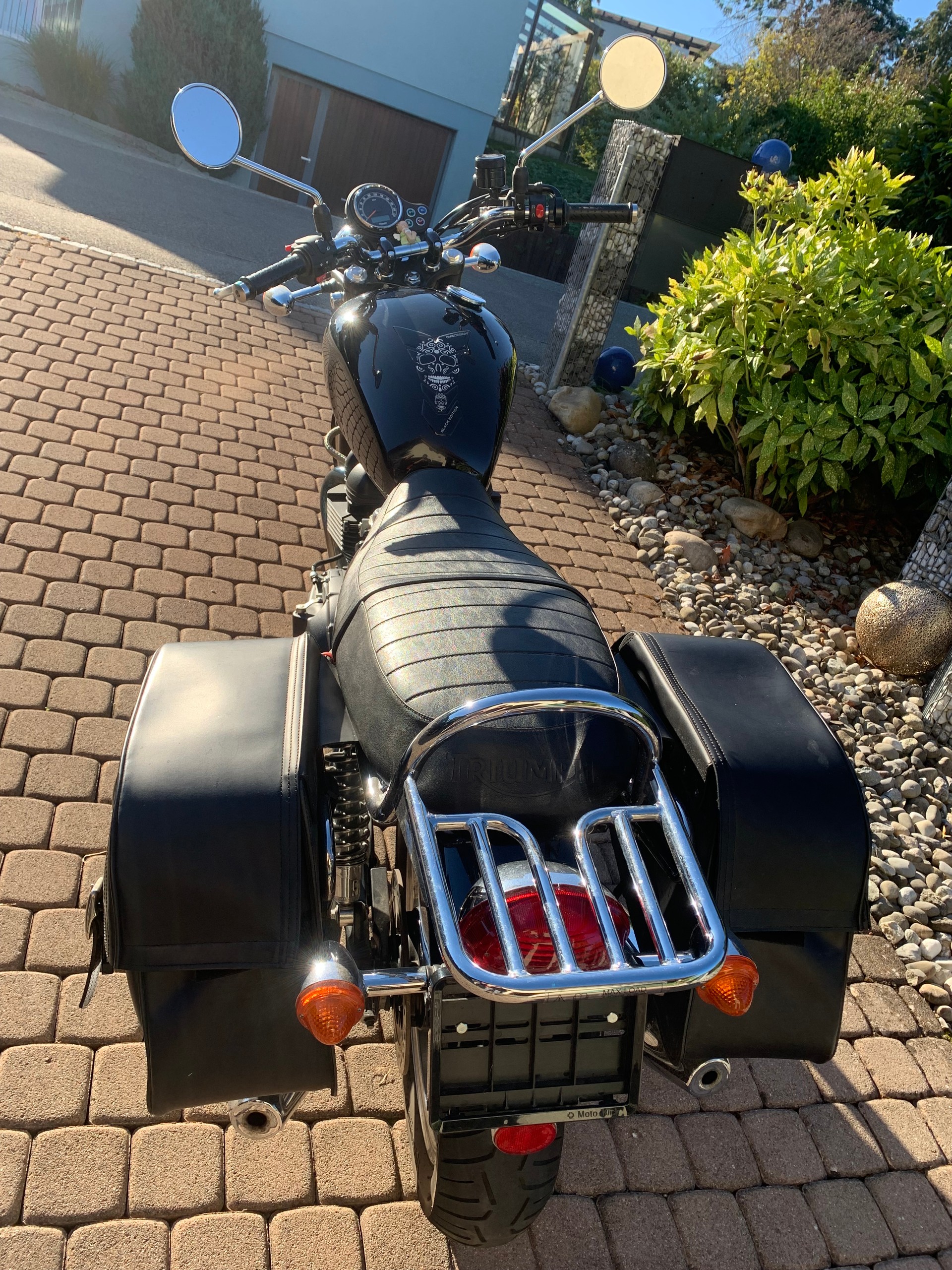 TRIUMPH SE 900 i-image-8