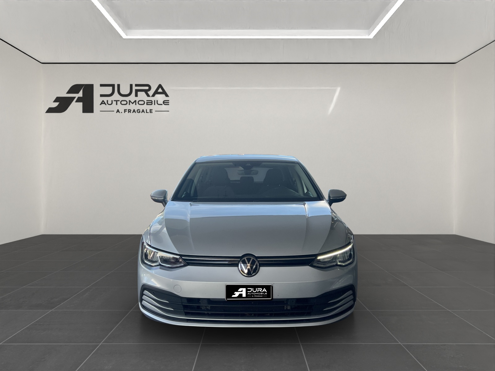 VW Golf VIII 1.0 TSI Life DSG-image-2