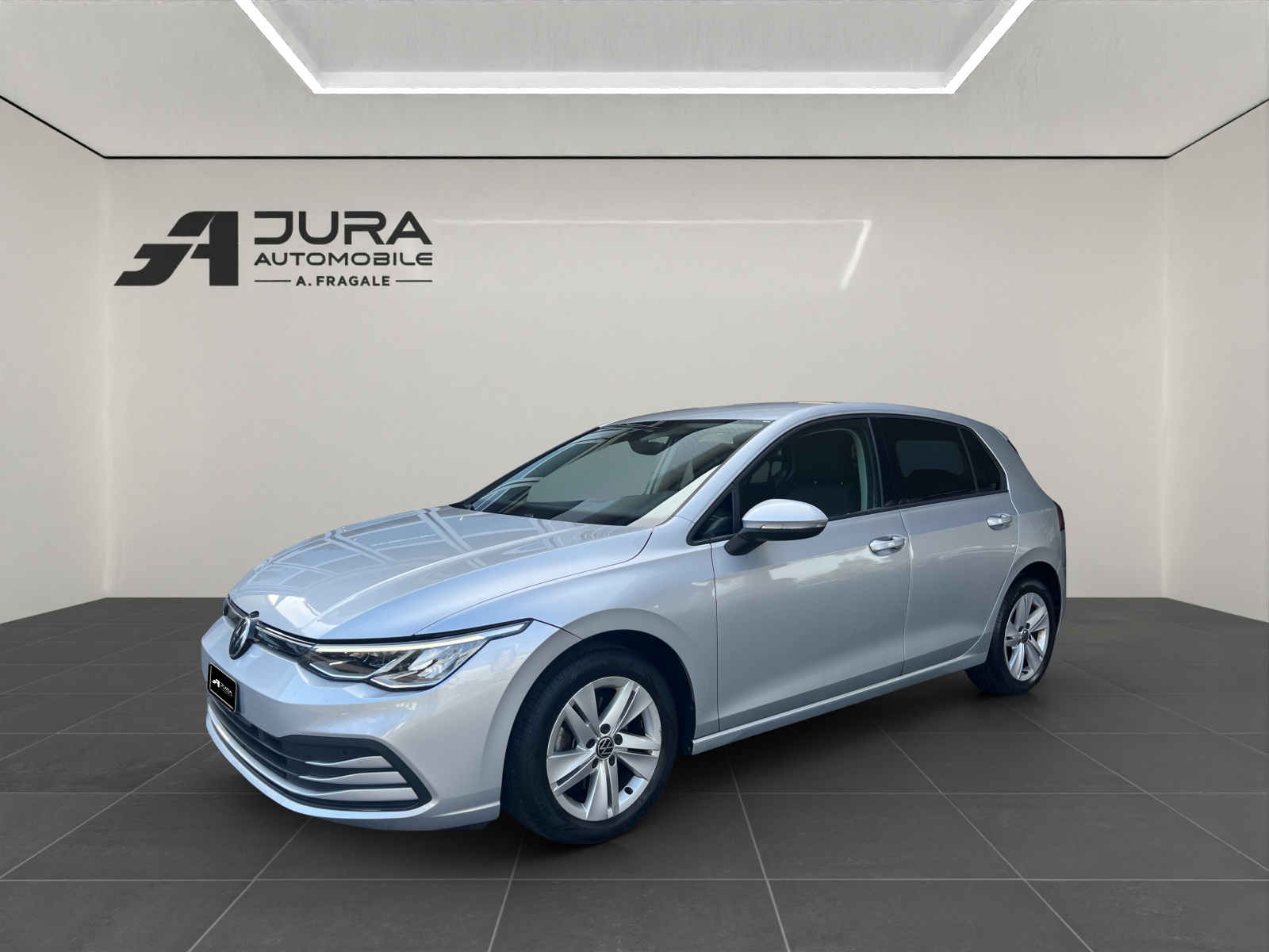 VW Golf VIII 1.0 TSI Life DSG-image-1