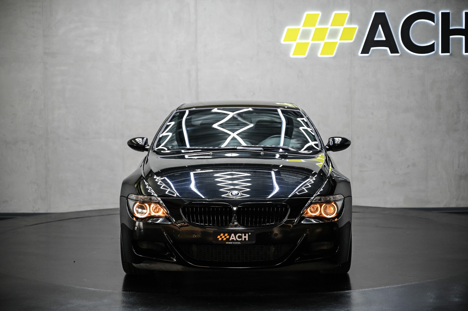BMW M6 Coupé-showroom-element-1