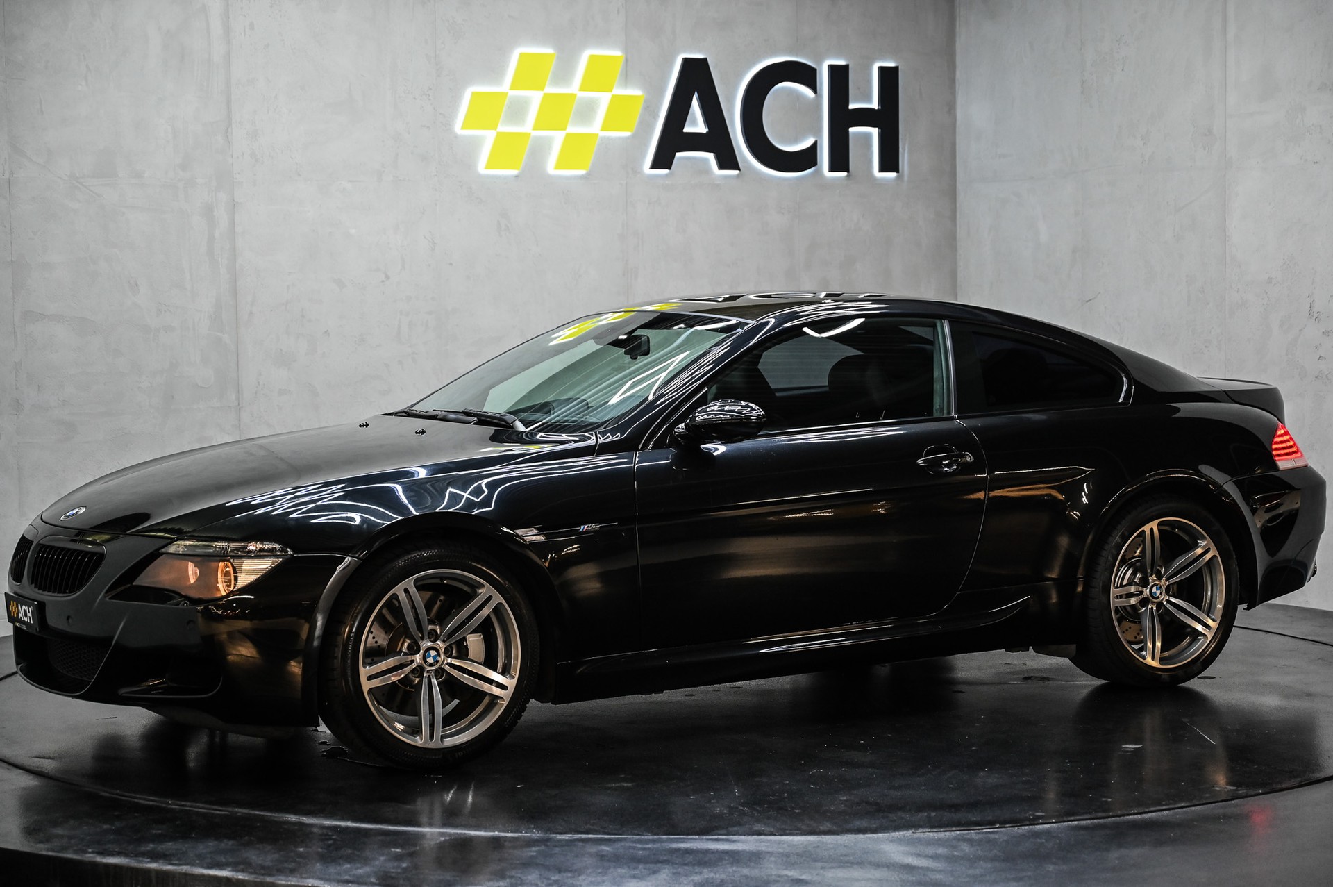 BMW M6 Coupé-showroom-element-3