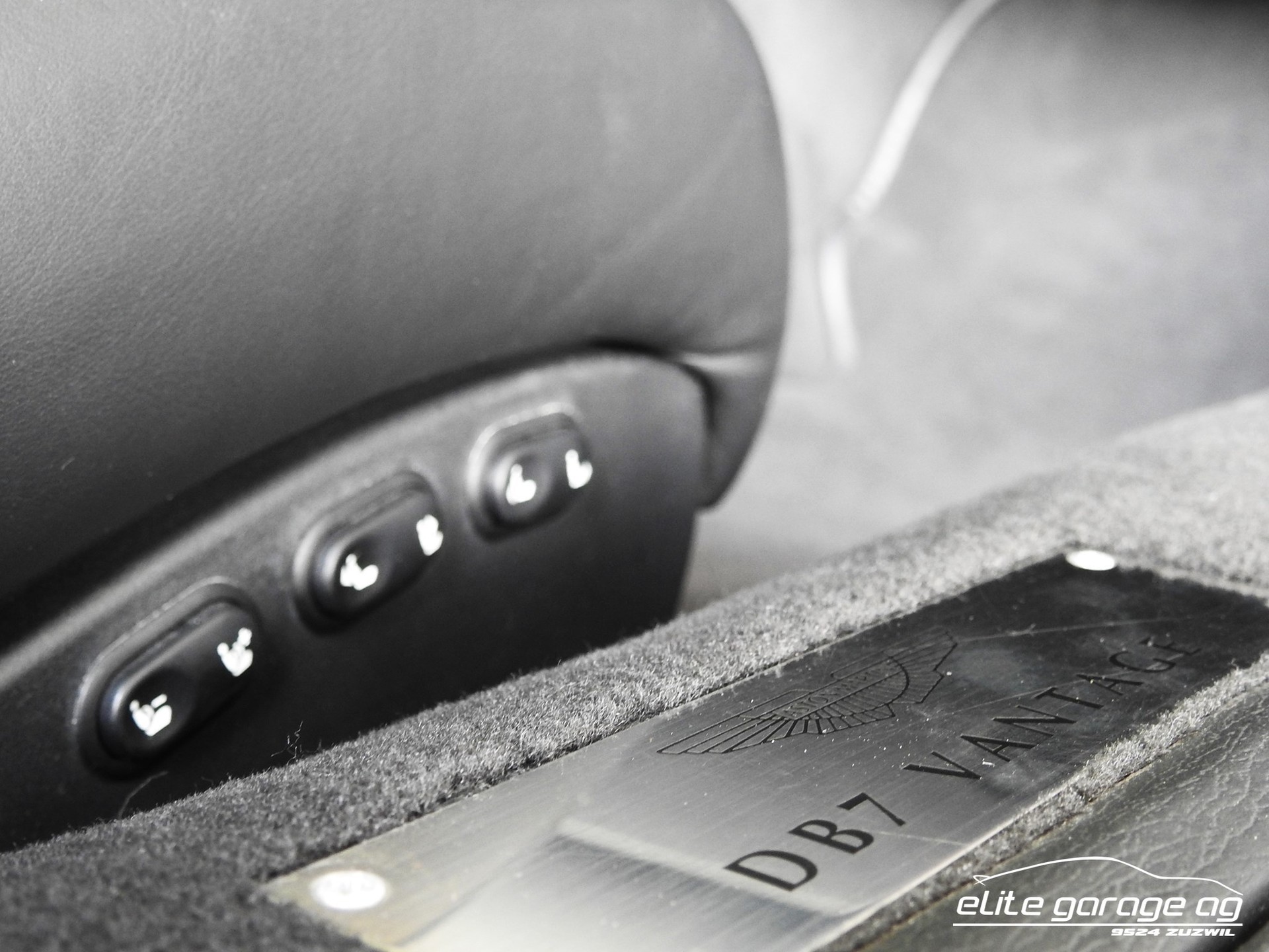 ASTON MARTIN DB7 Vantage-image-15