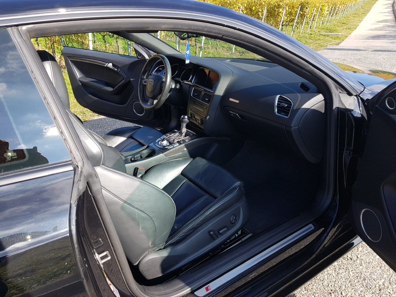 AUDI RS5 Coupé 4.2 FSI quattro S-tronic-image-8