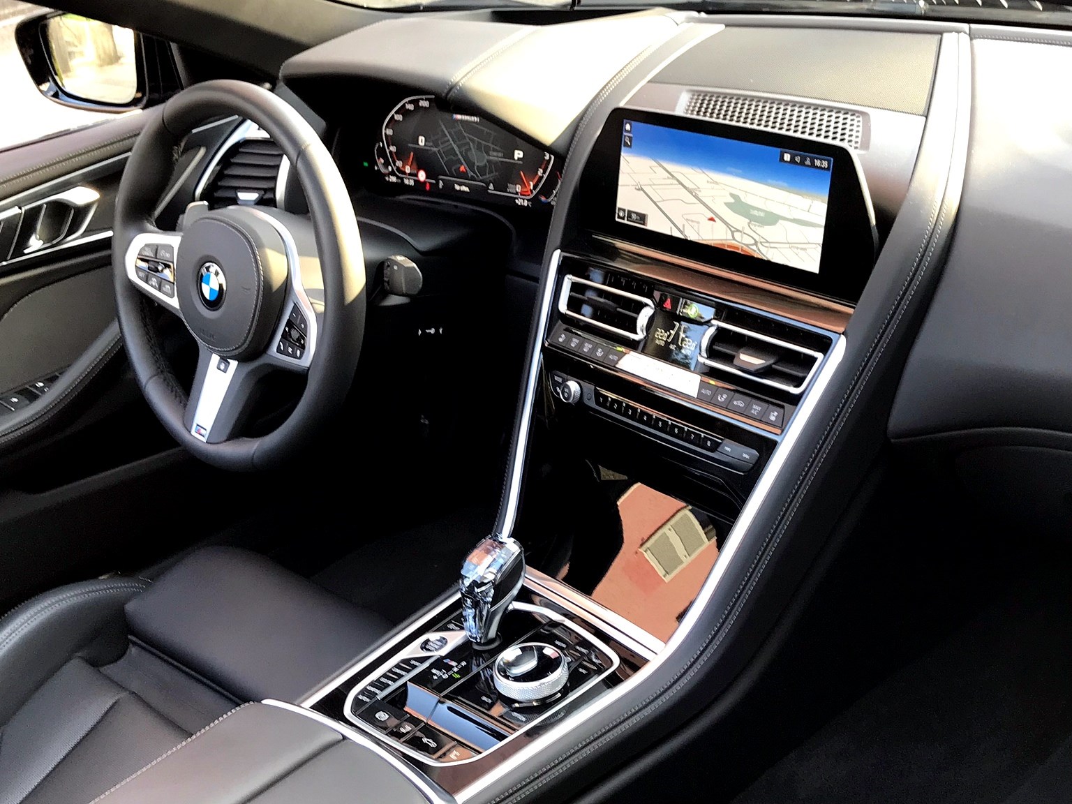 BMW M850i xDrive Cabrio Steptronic SAG-showroom-element-2