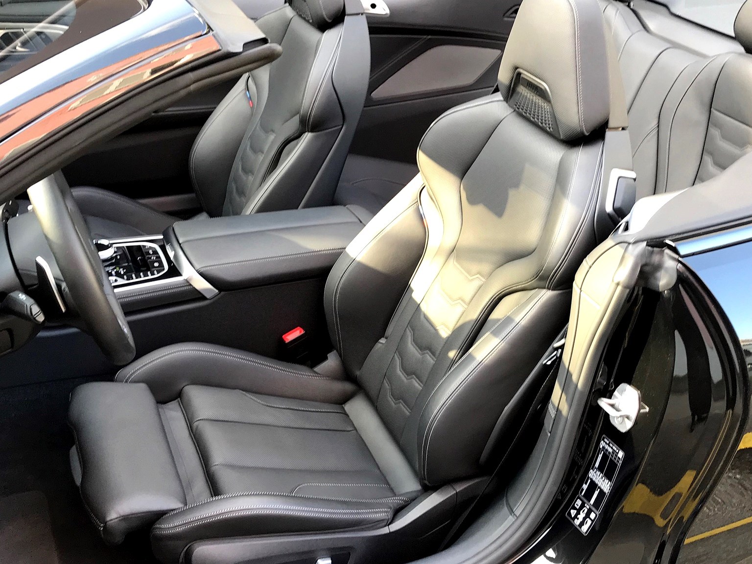BMW M850i xDrive Cabrio Steptronic SAG-showroom-element-3