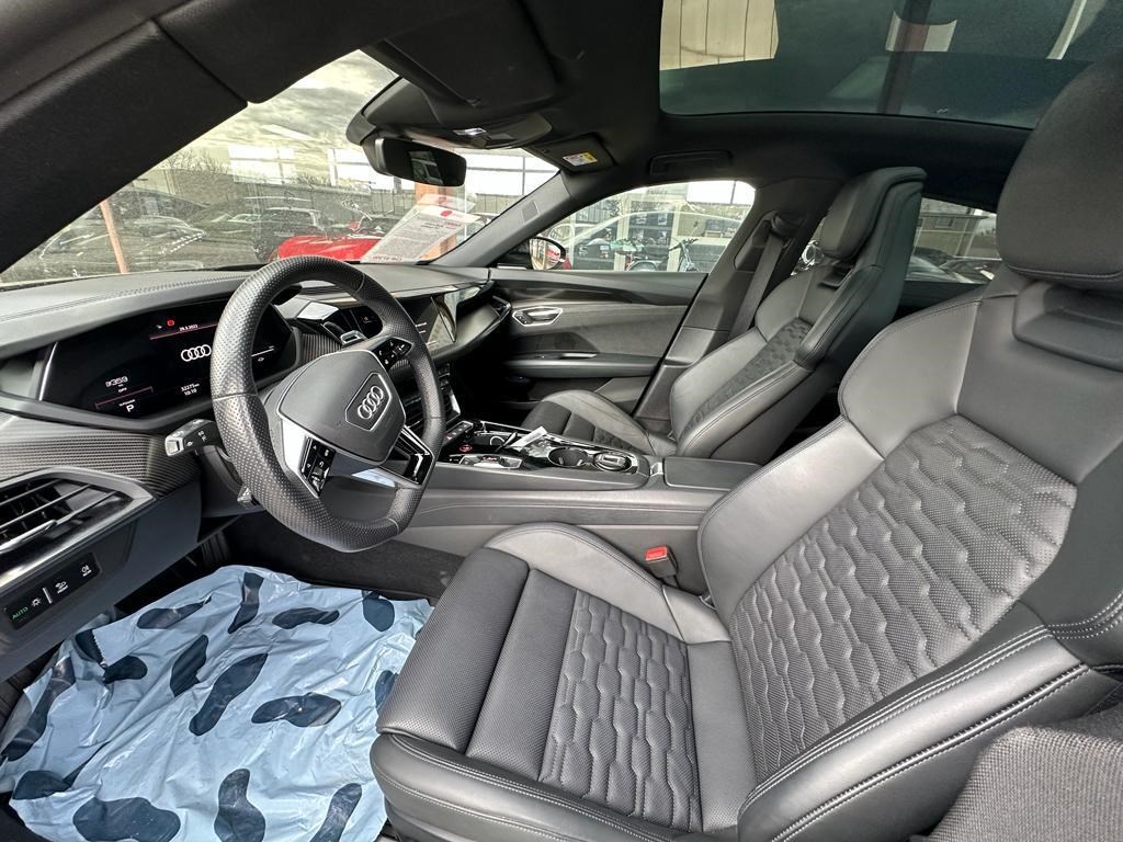 AUDI e-tron GT quattro-image-6