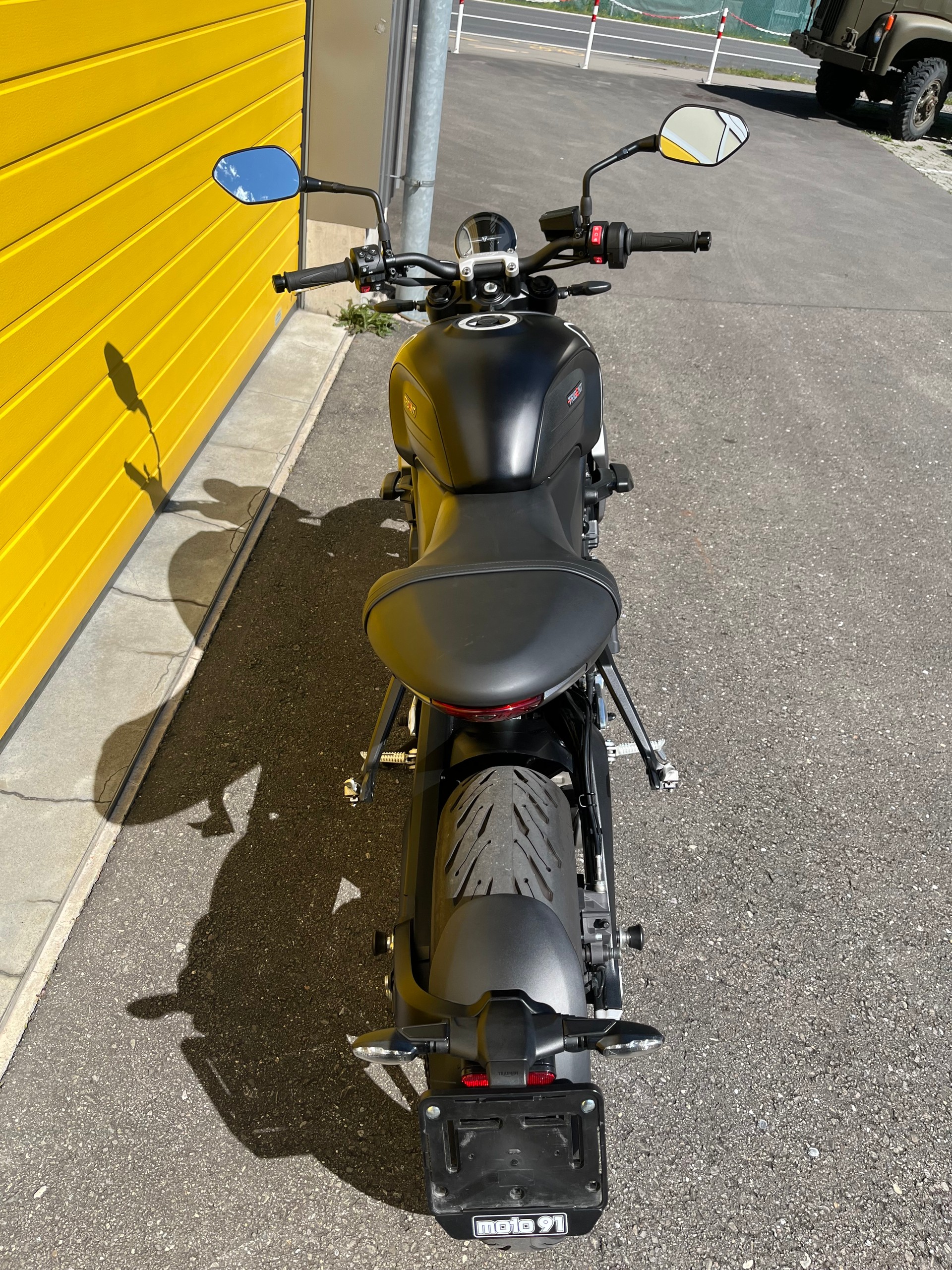 TRIUMPH Trident 660-image-4
