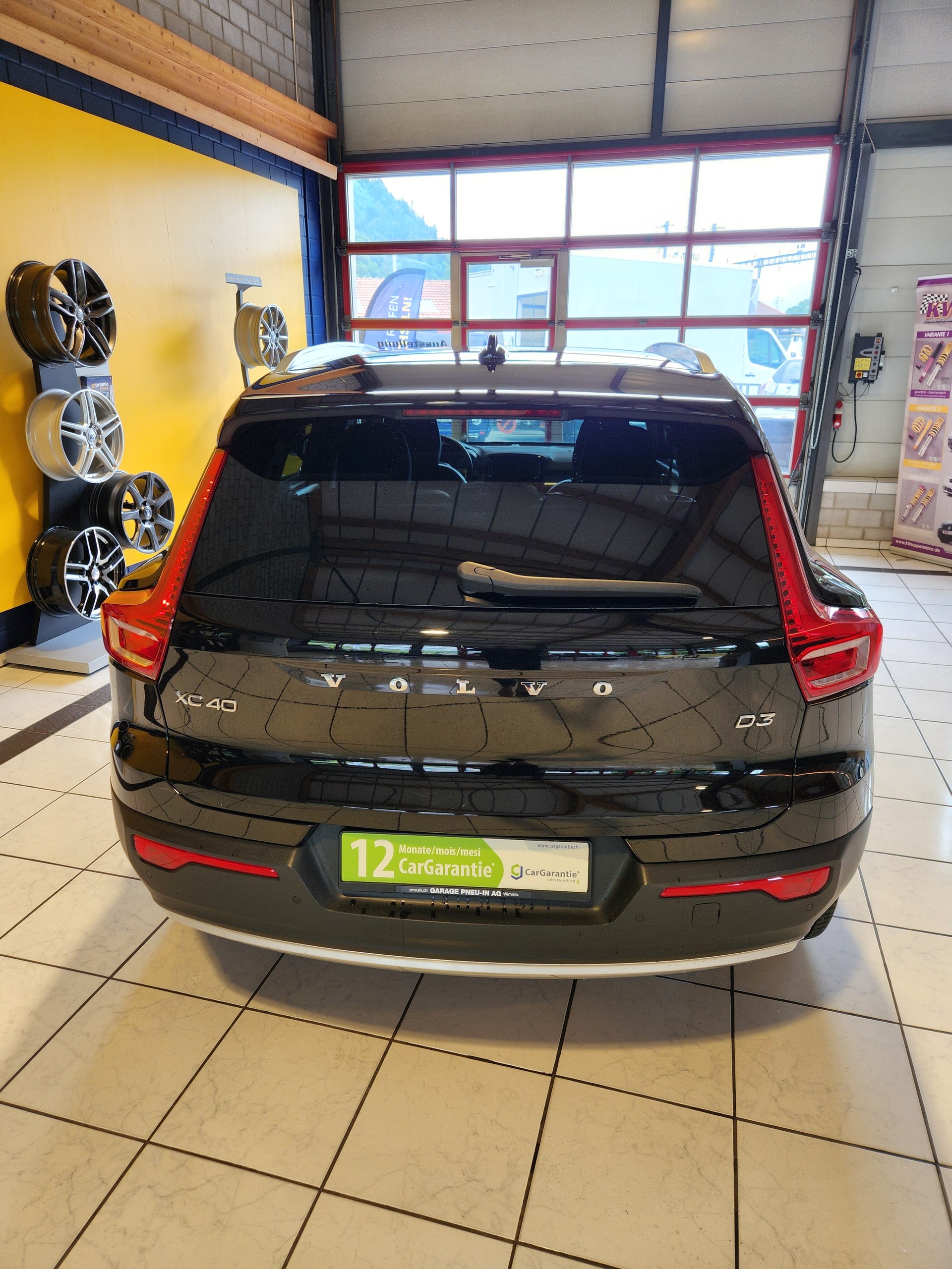VOLVO XC40 D3 Momentum Geartronic !!TOP Auto!Frisch ab Service+MFK!Neue Winterreifen!-image-4