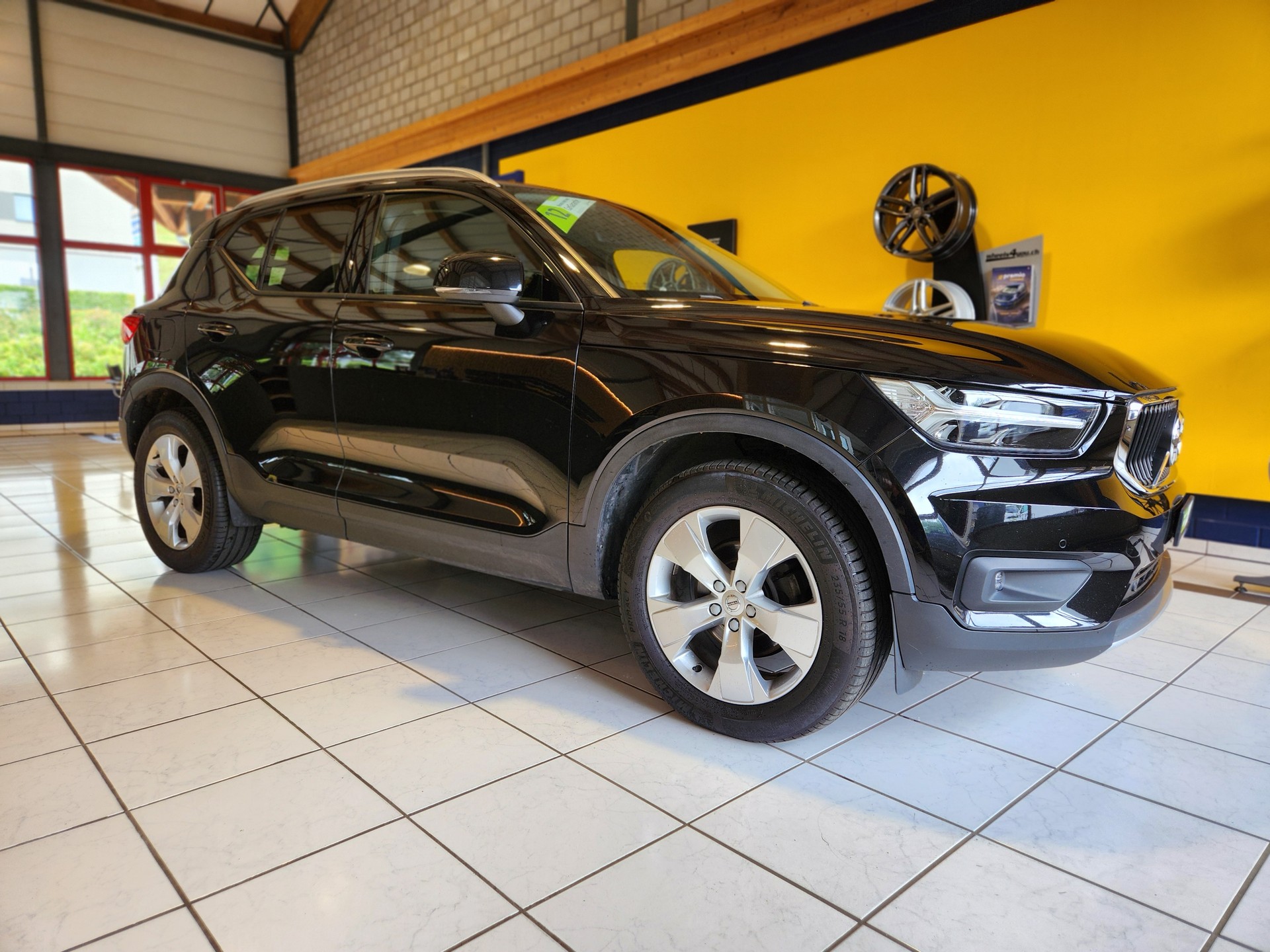 VOLVO XC40 D3 Momentum Geartronic !!TOP Auto!Frisch ab Service+MFK!Neue Winterreifen!-image-2
