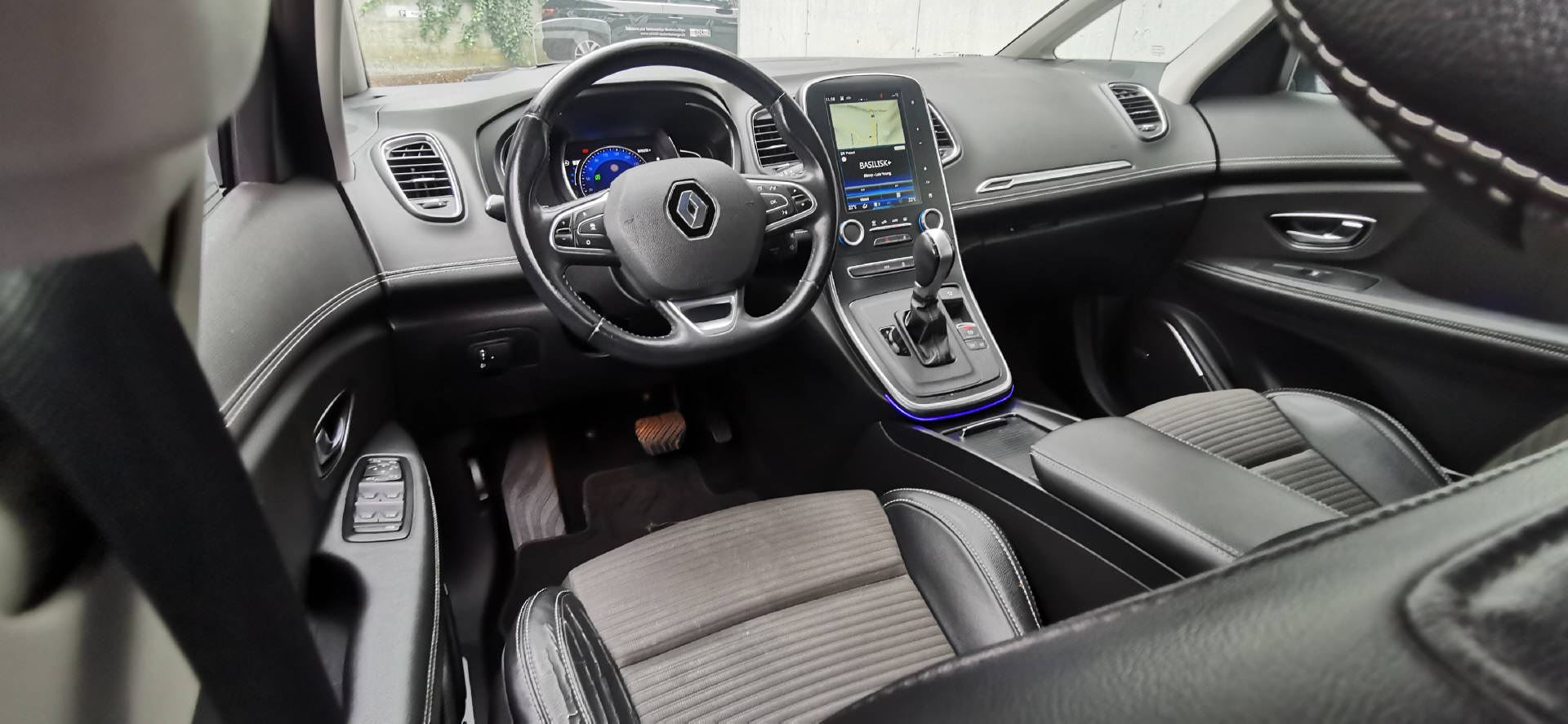 RENAULT Scénic 1.3 TCe 160 Intens EDC-image-10