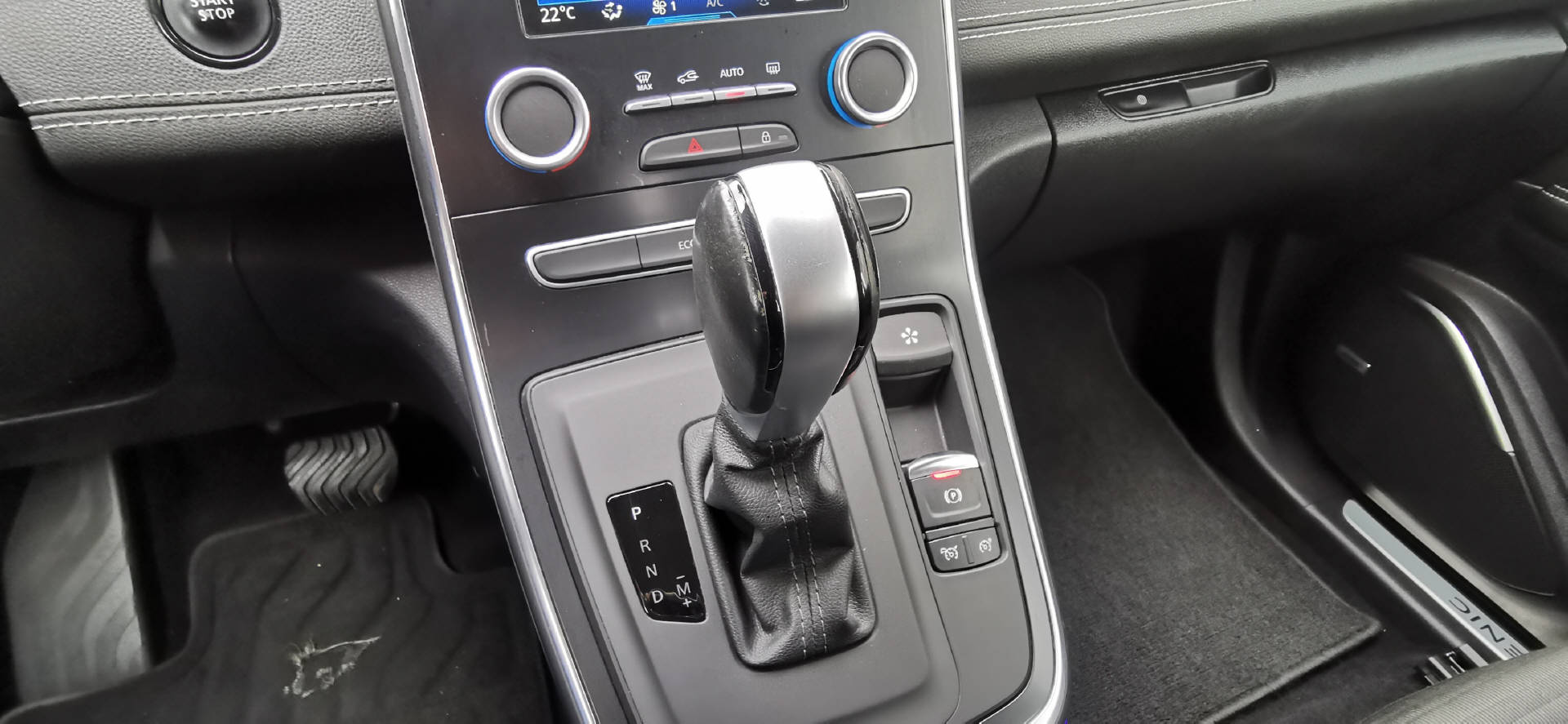 RENAULT Scénic 1.3 TCe 160 Intens EDC-image-13