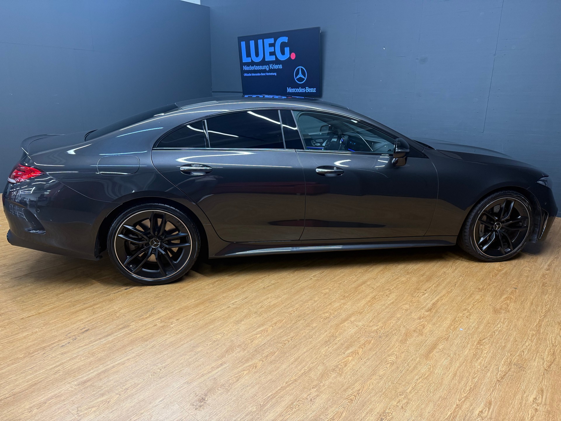 MERCEDES-BENZ CLS 53 4M+ AMG / DISTRONIC / 360 Grad Kamera /-image-6