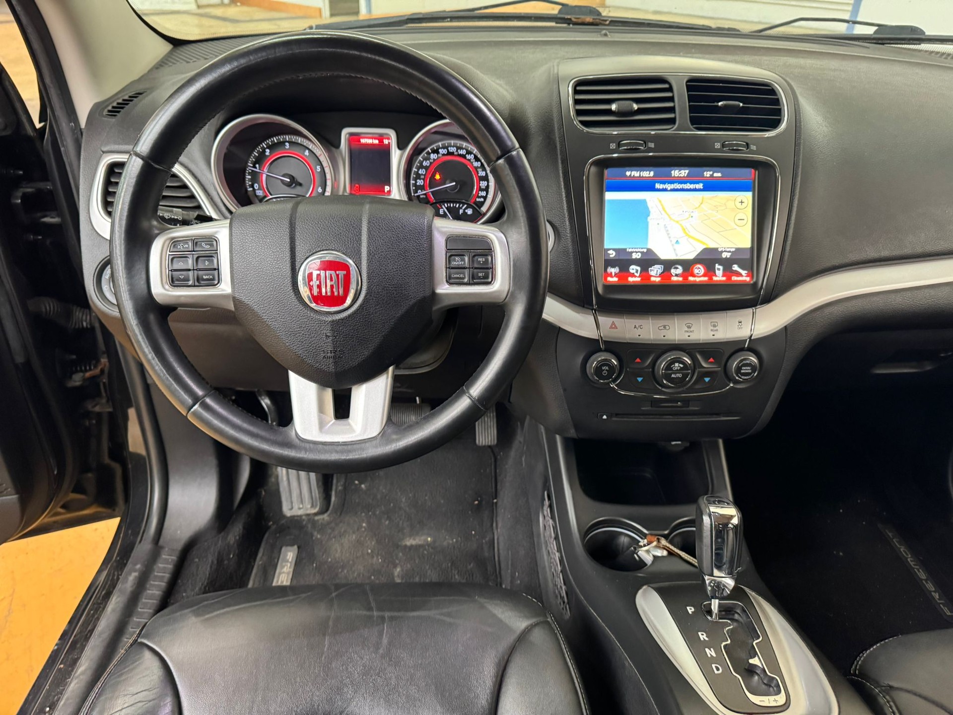 FIAT Freemont 2.0 MJ Lounge AWD Automat-image-3