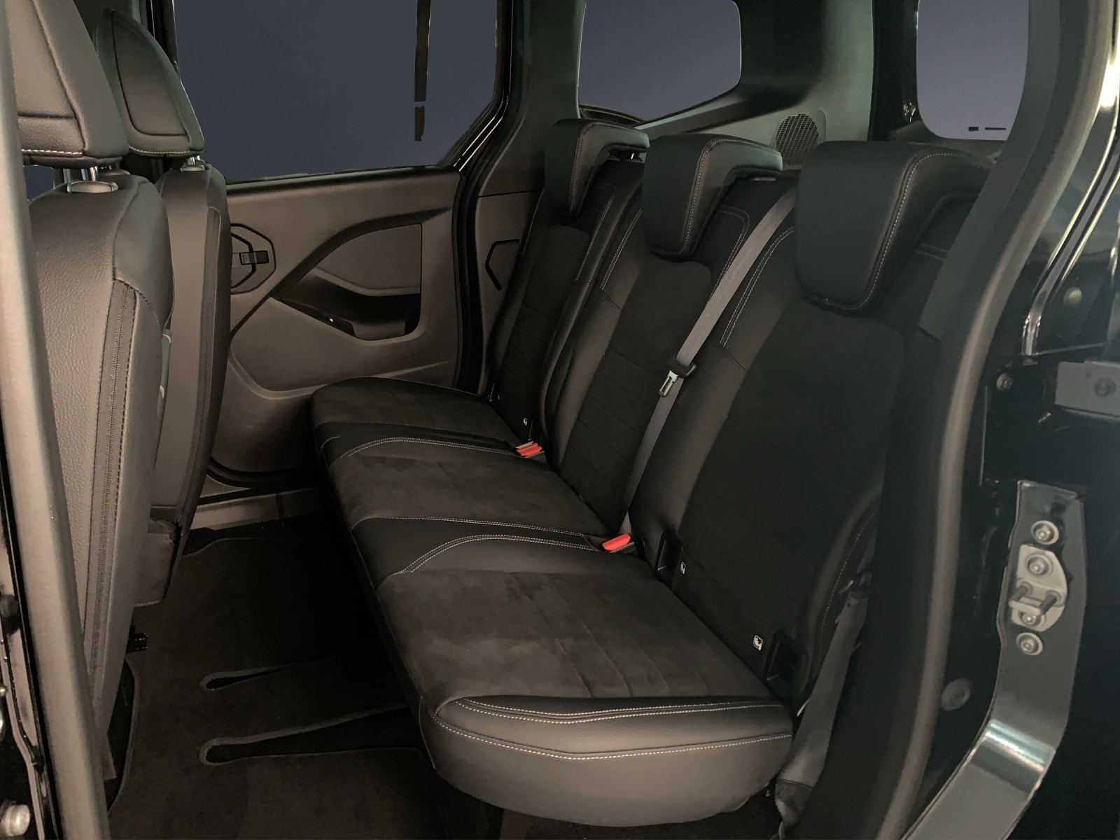 MERCEDES-BENZ T-Klasse 180D Style Automat-image-6