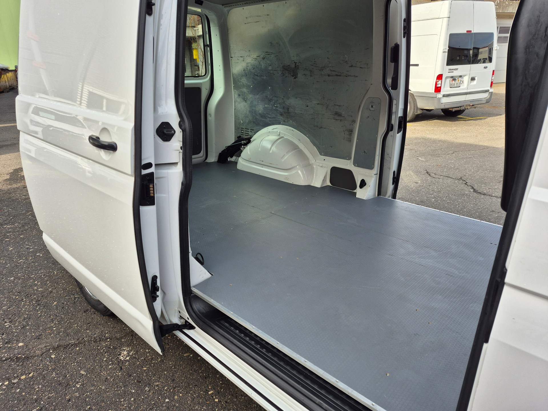 VW T6.1 2.0 TDI 4Motion-image-10