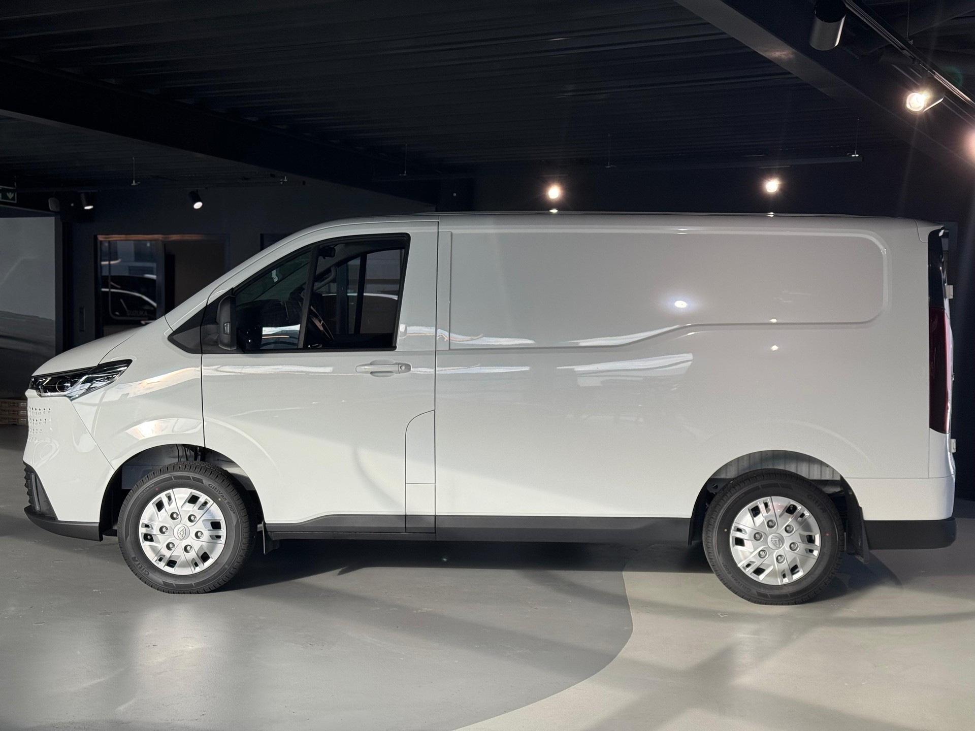 MAXUS eDeliver 7 L2H1 FWD 88kWh-showroom-element-1