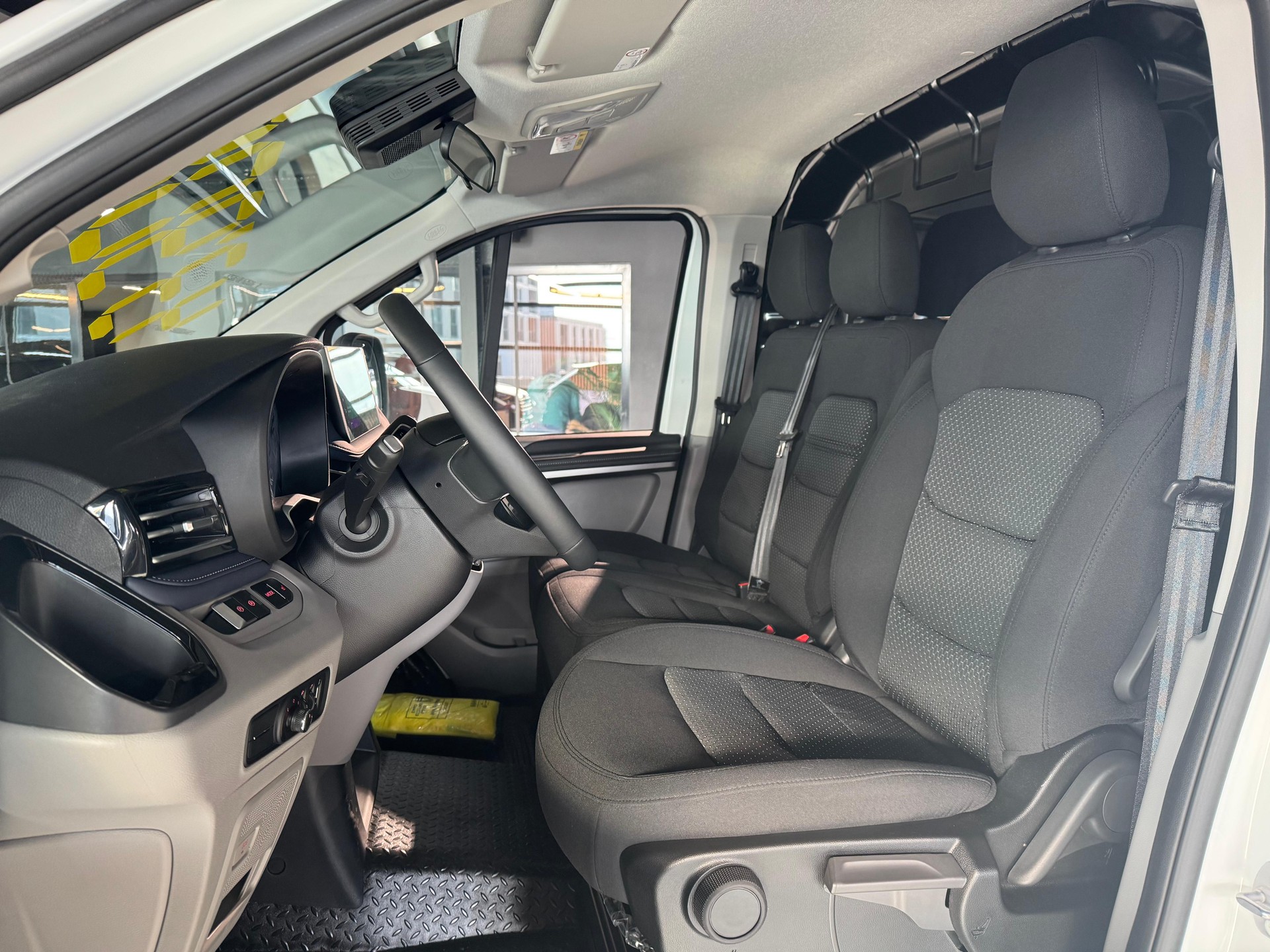 MAXUS eDeliver 7 L2H1 FWD 88kWh-image-10