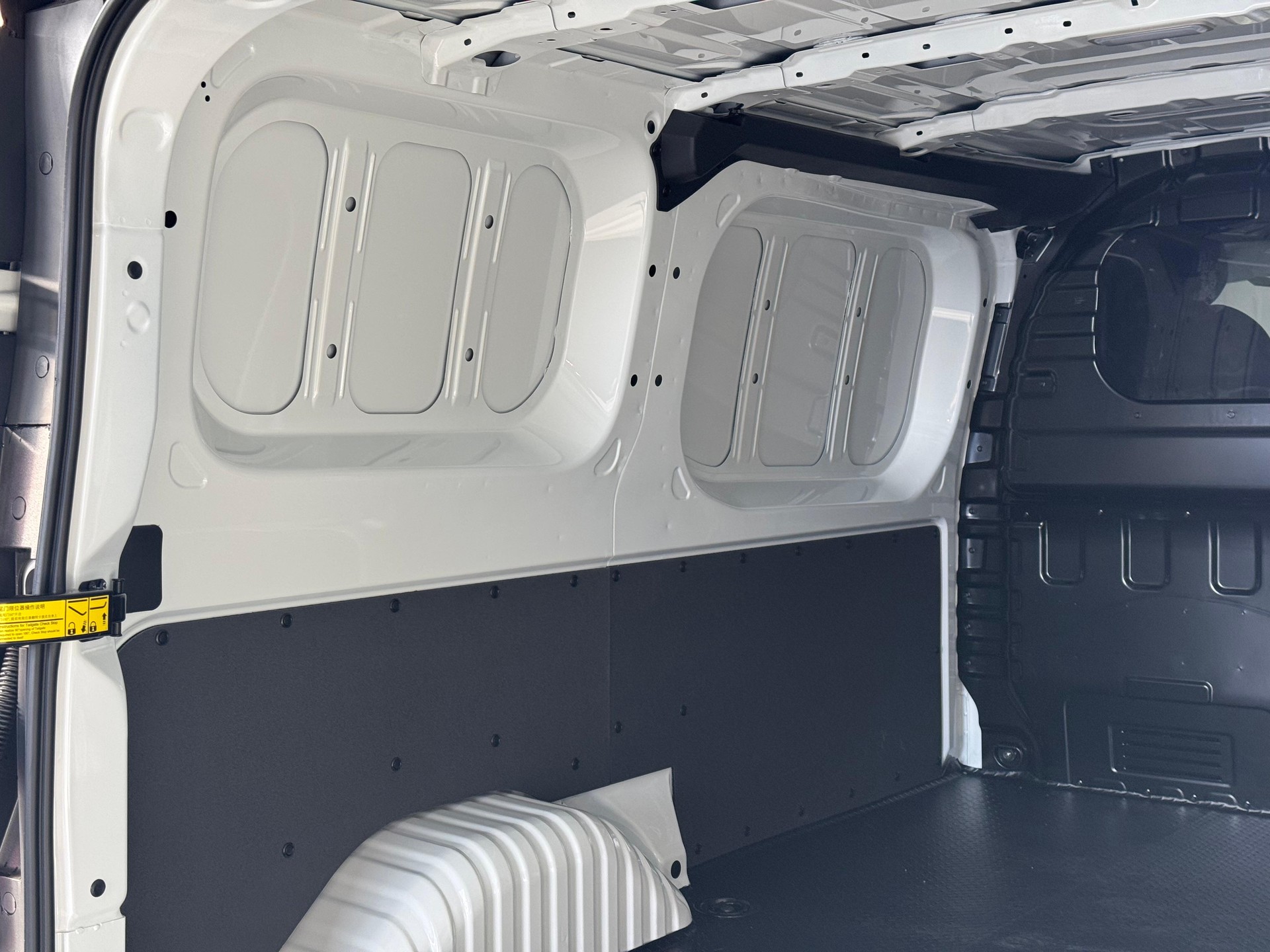 MAXUS eDeliver 7 L2H1 FWD 88kWh-image-6