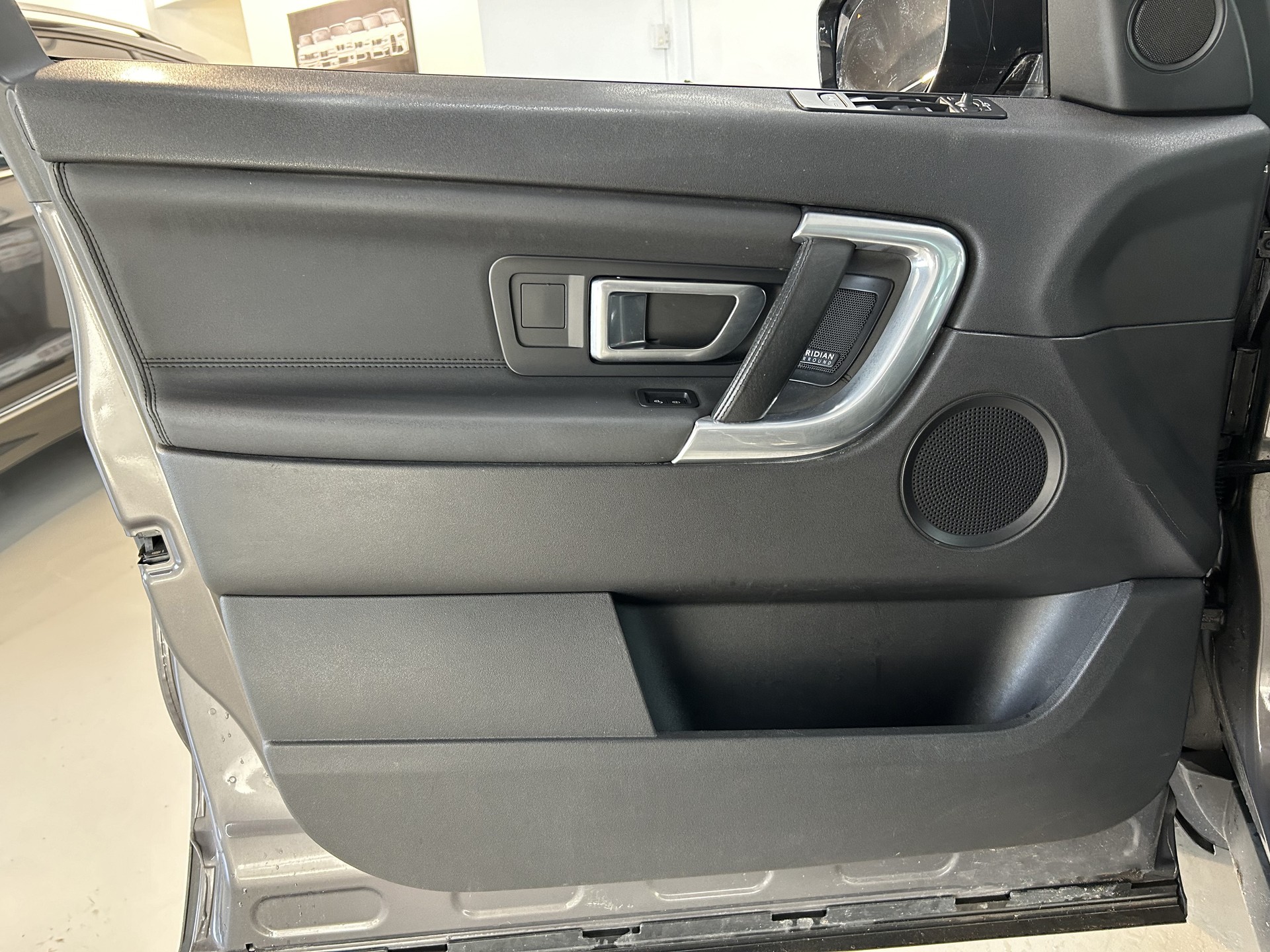 LAND ROVER Discovery Sport 2.0 Si4 Pure AT9-image-15