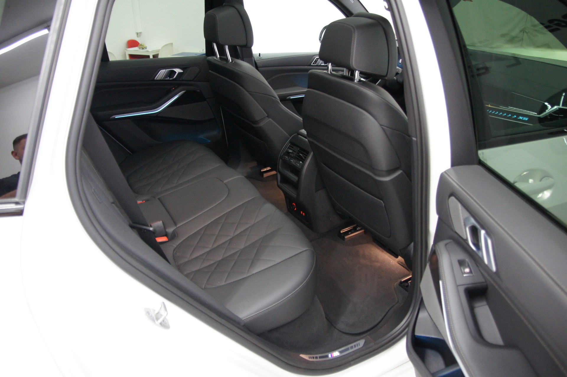 BMW X5 xDrive 48V 30d Steptronic-image-14