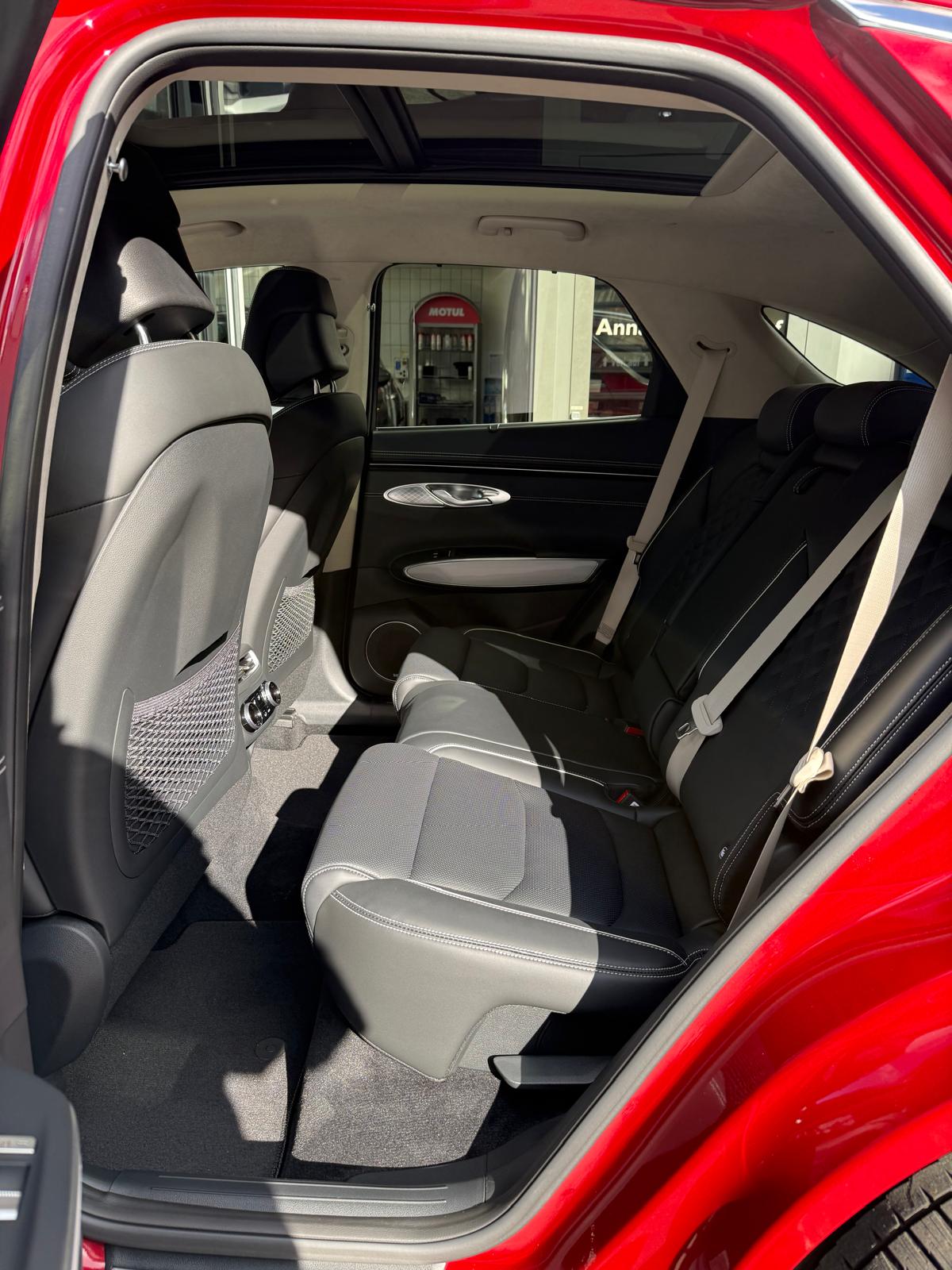 GENESIS GV70 Dual Motor Sport AWD-image-14