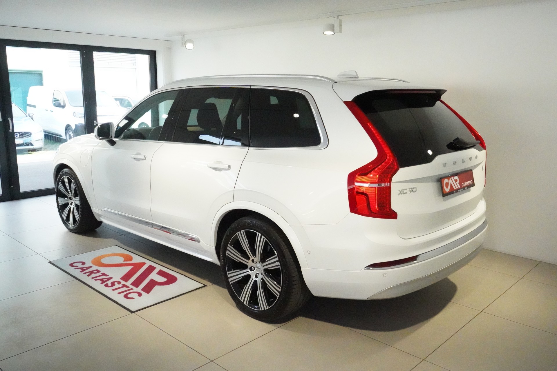 VOLVO XC90 T8 eAWD Inscription-showroom-element-2