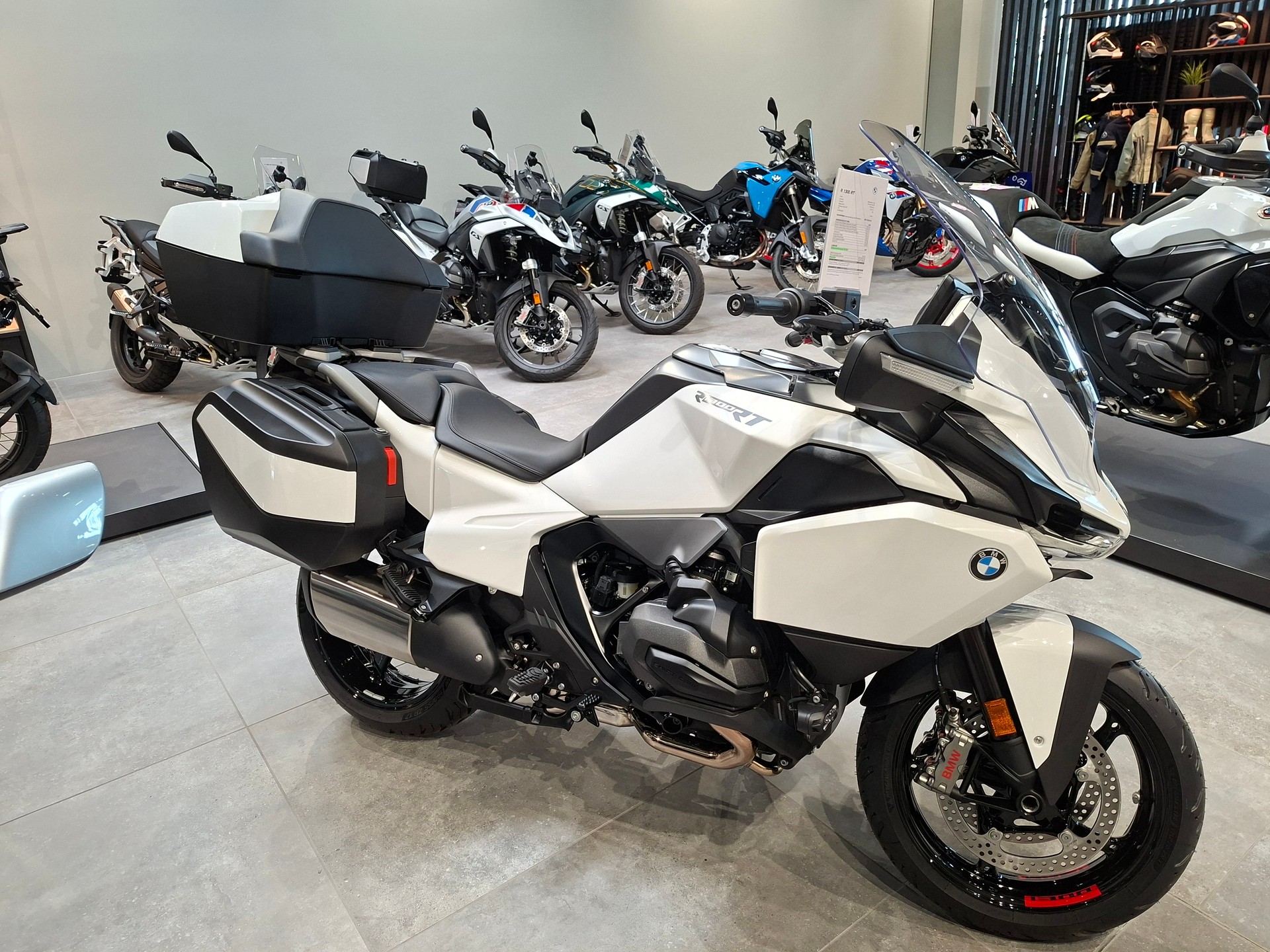 BMW R 1300 RT - Boxer Deal-image-0